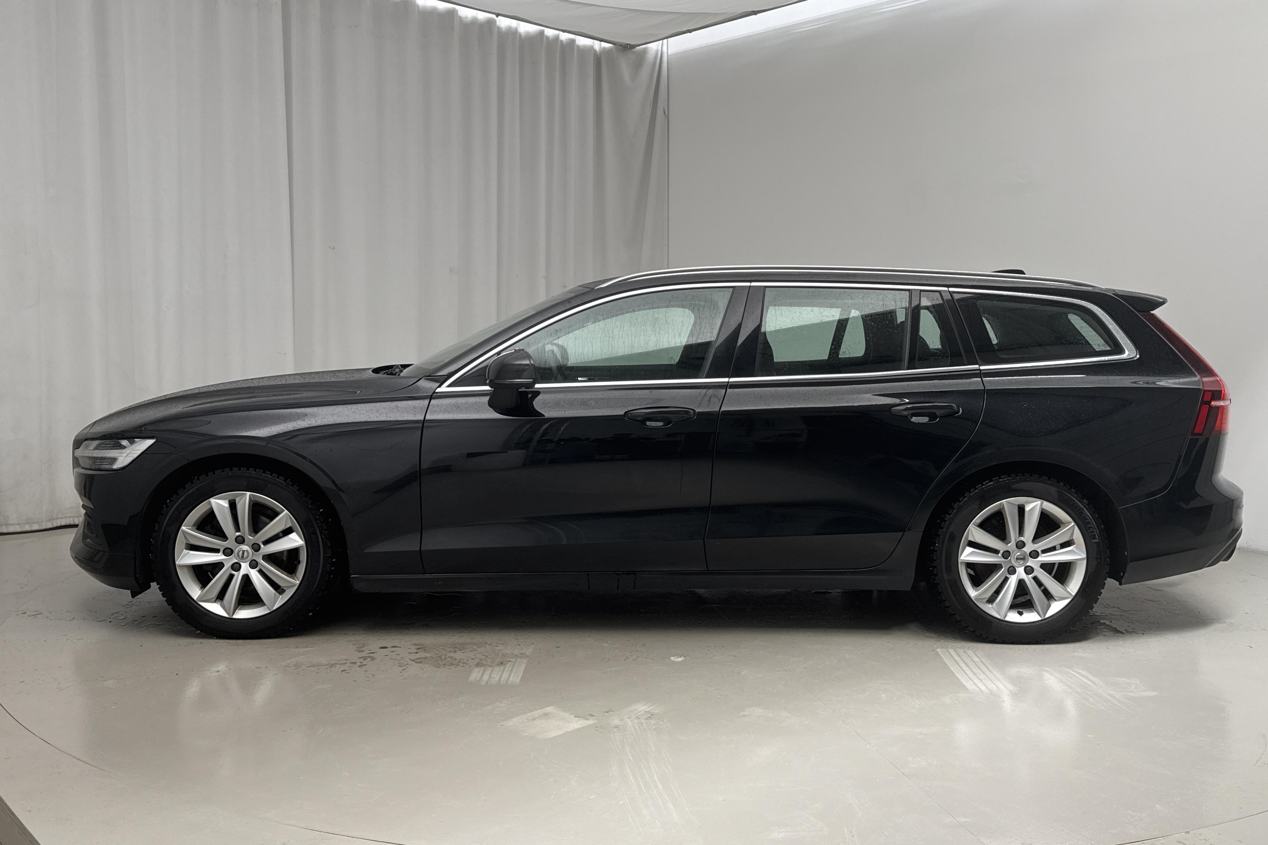 Volvo V60 D3 AWD (150hk) - 19 914 mil - Automat - svart - 2019