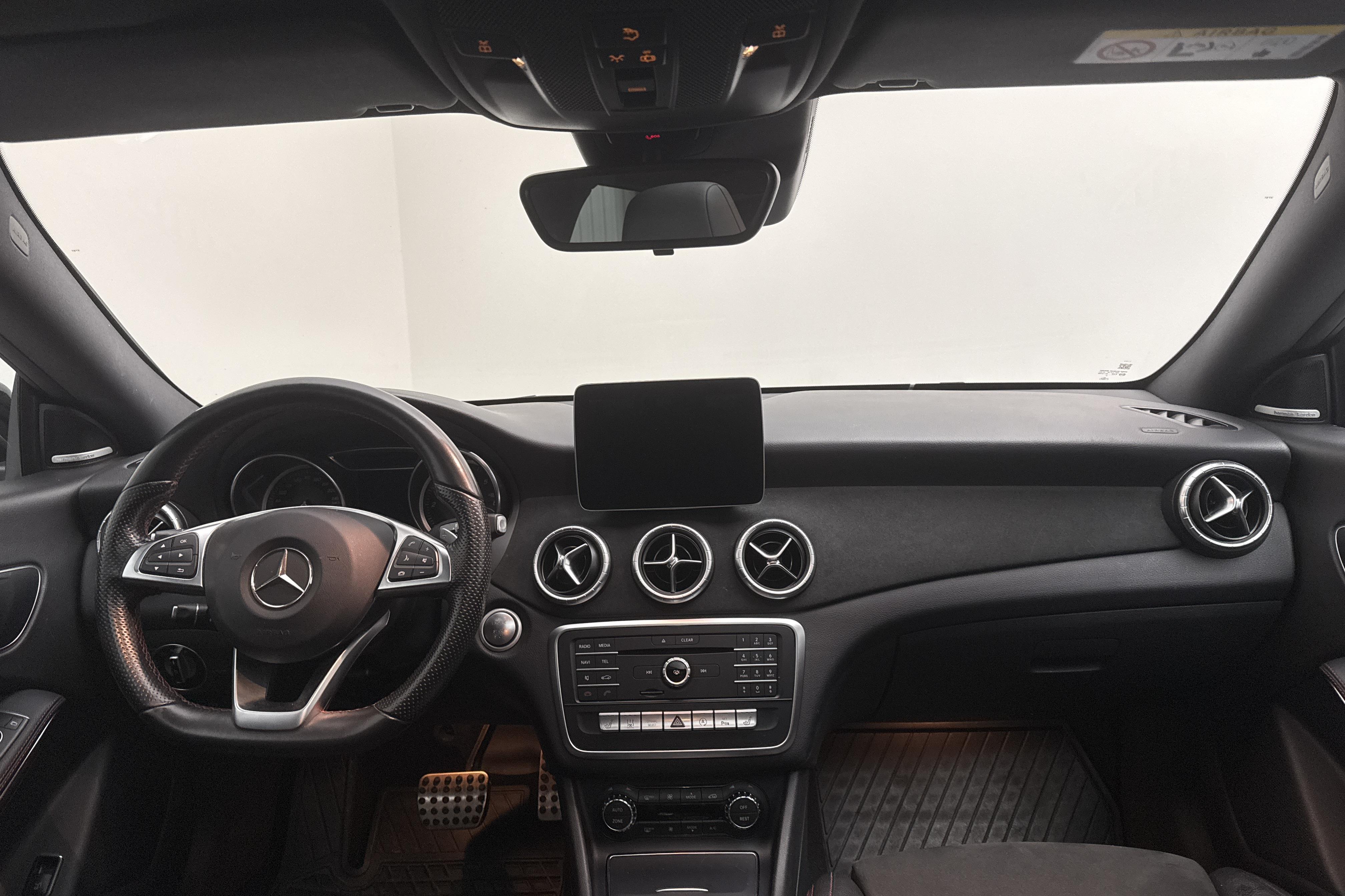 Mercedes CLA 220 d 4MATIC Shooting Brake X117 (177hk) - 26 023 mil - Automat - svart - 2018