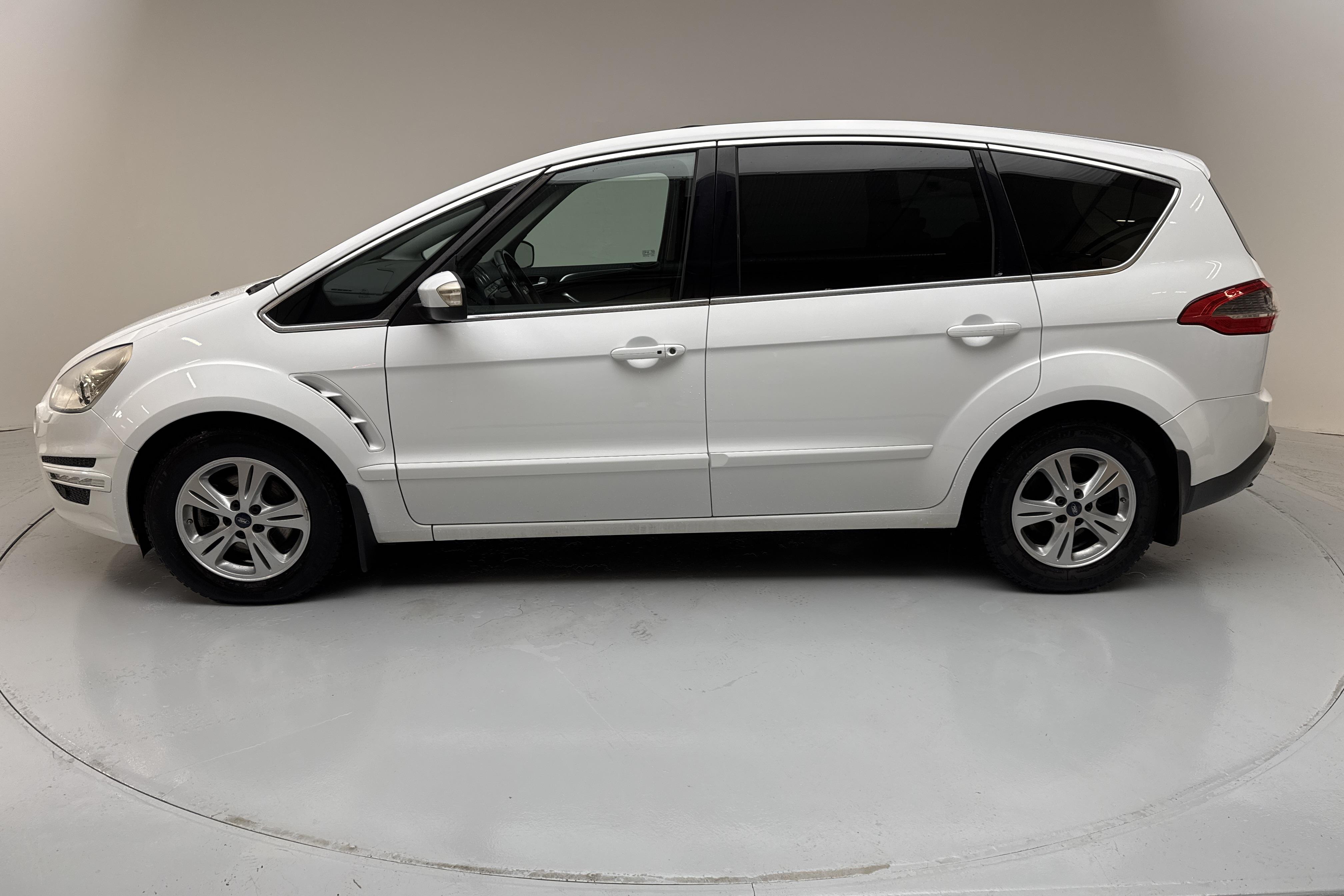 Ford S-MAX 2.0 Duratorq TDCi (163hk) - 231 920 km - Automatic - white - 2015