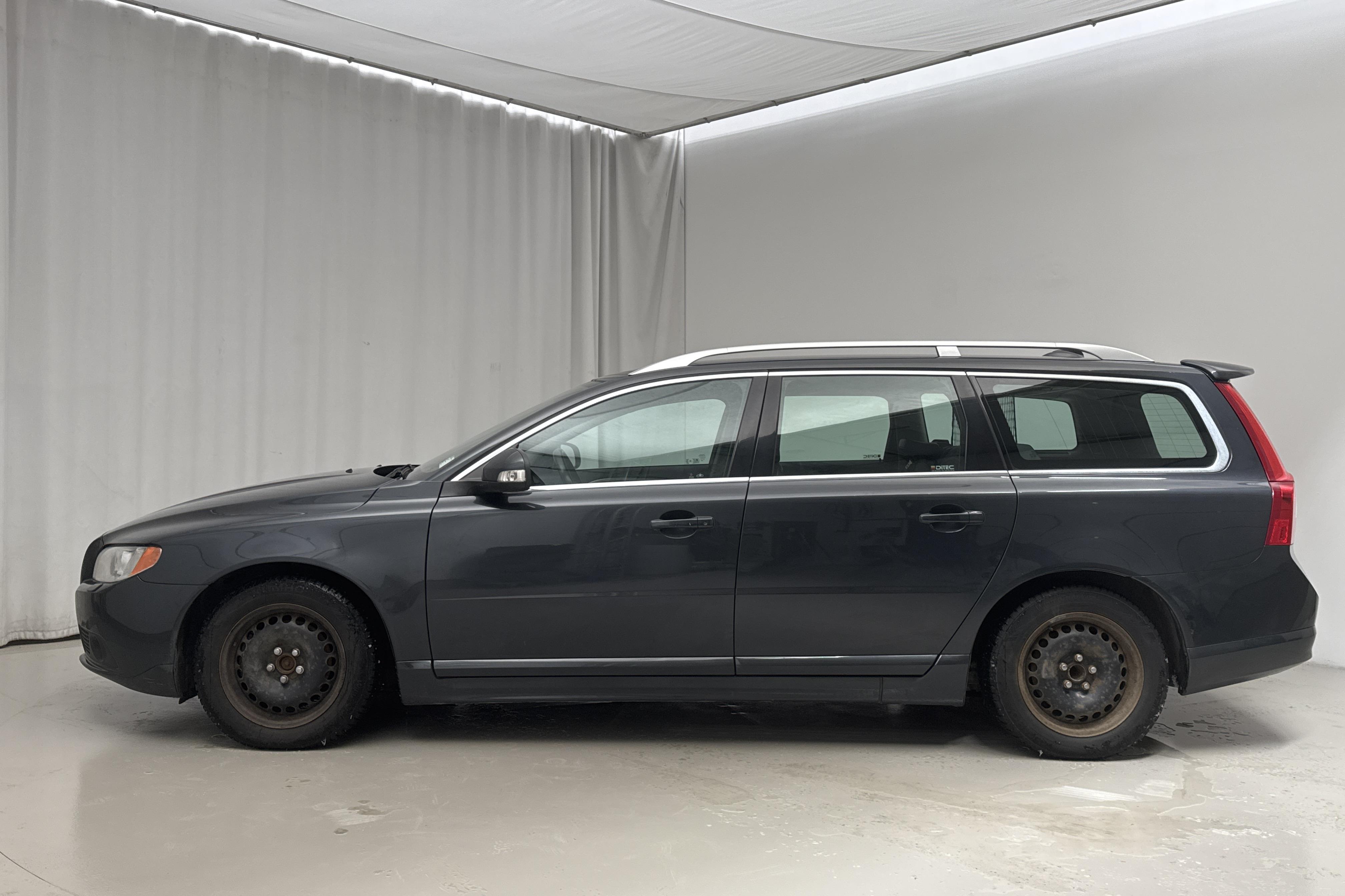 Volvo V70 II 1.6D DRIVe (109hk) - 17 585 mil - Manuell - grå - 2011