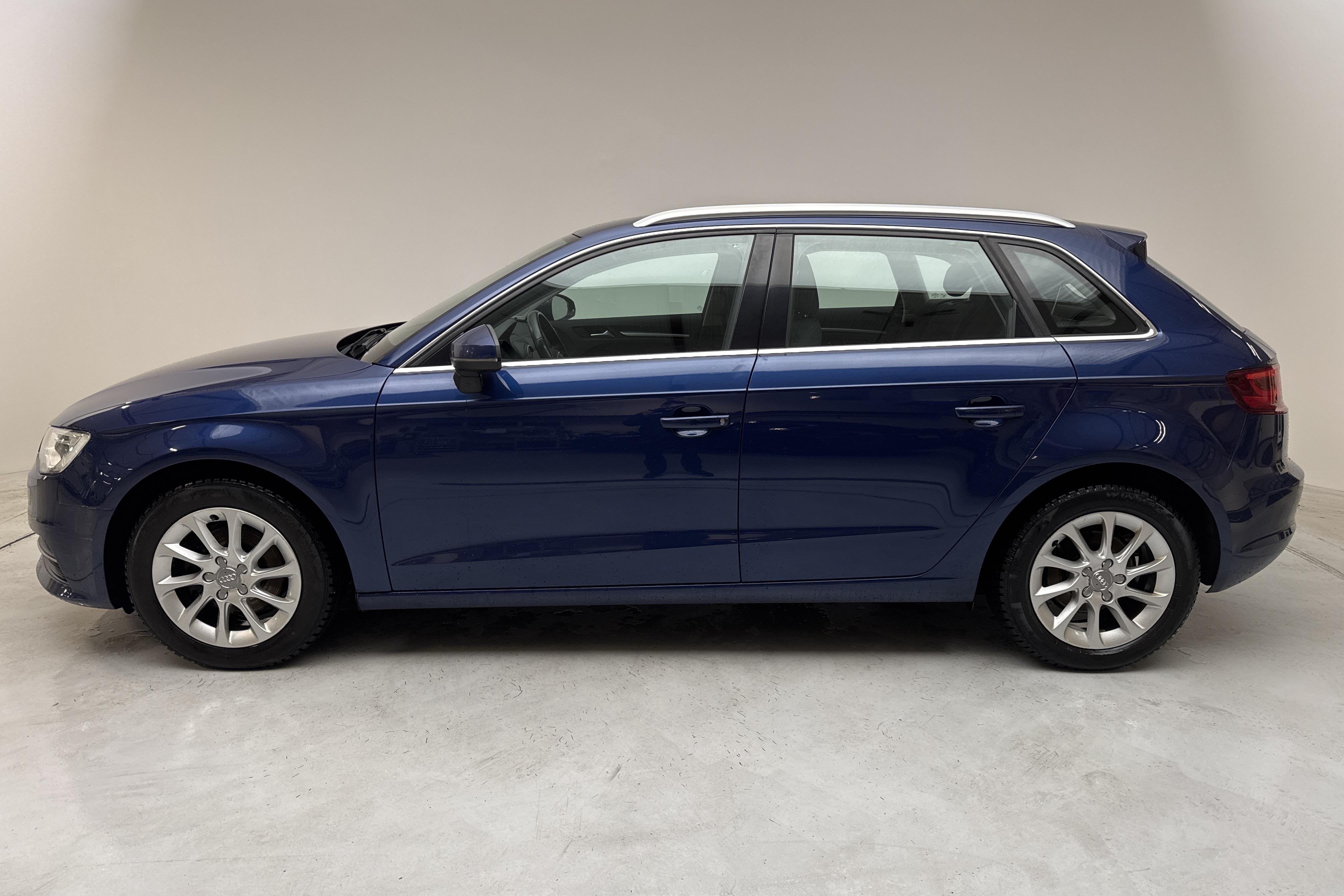 Audi A3 1.2 TFSI Sportback (110hk) - 146 380 km - Manual - blue - 2016