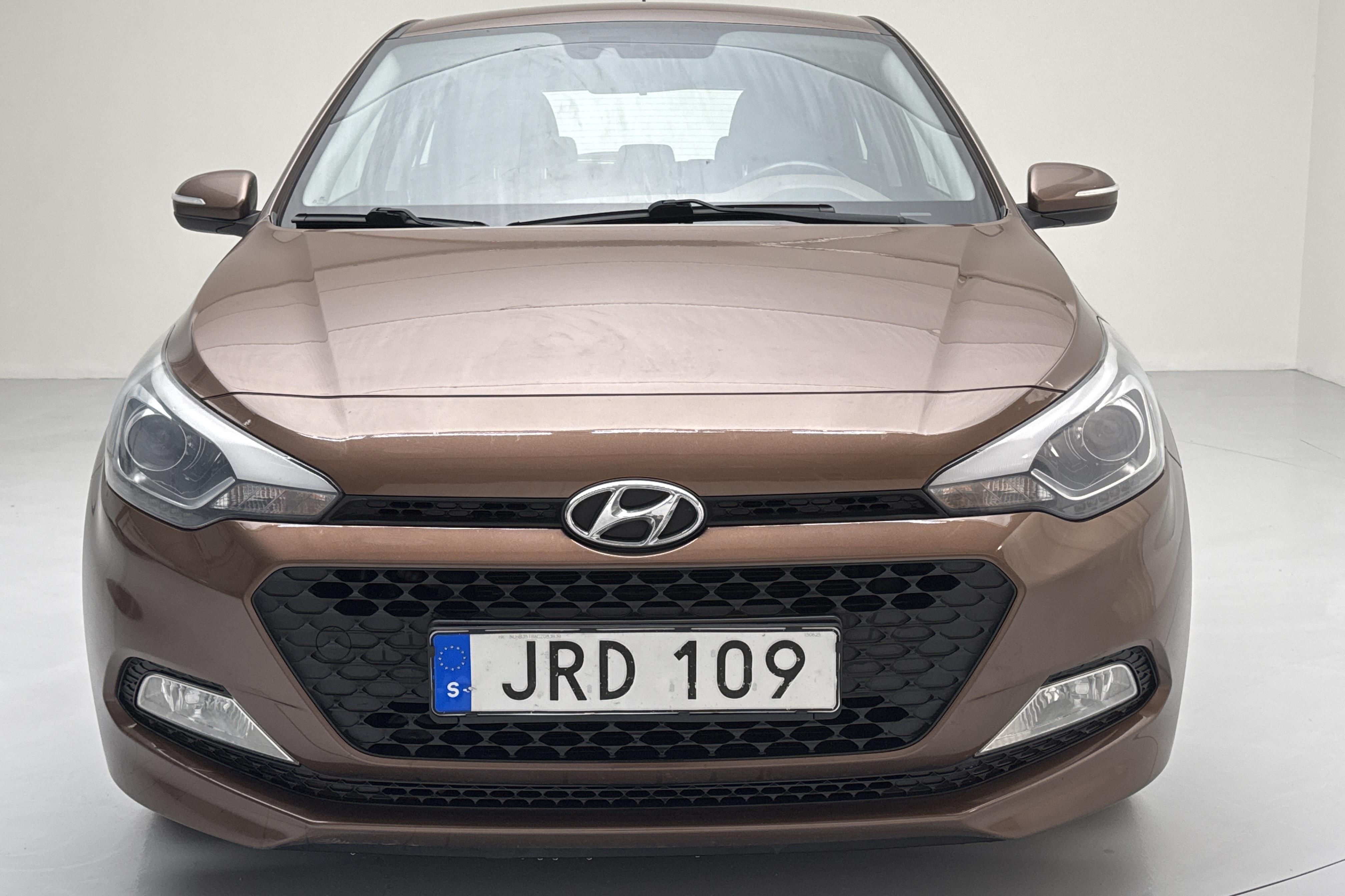 Hyundai i20 1.2 (84hk) - 143 850 km - Käsitsi - pruun - 2016