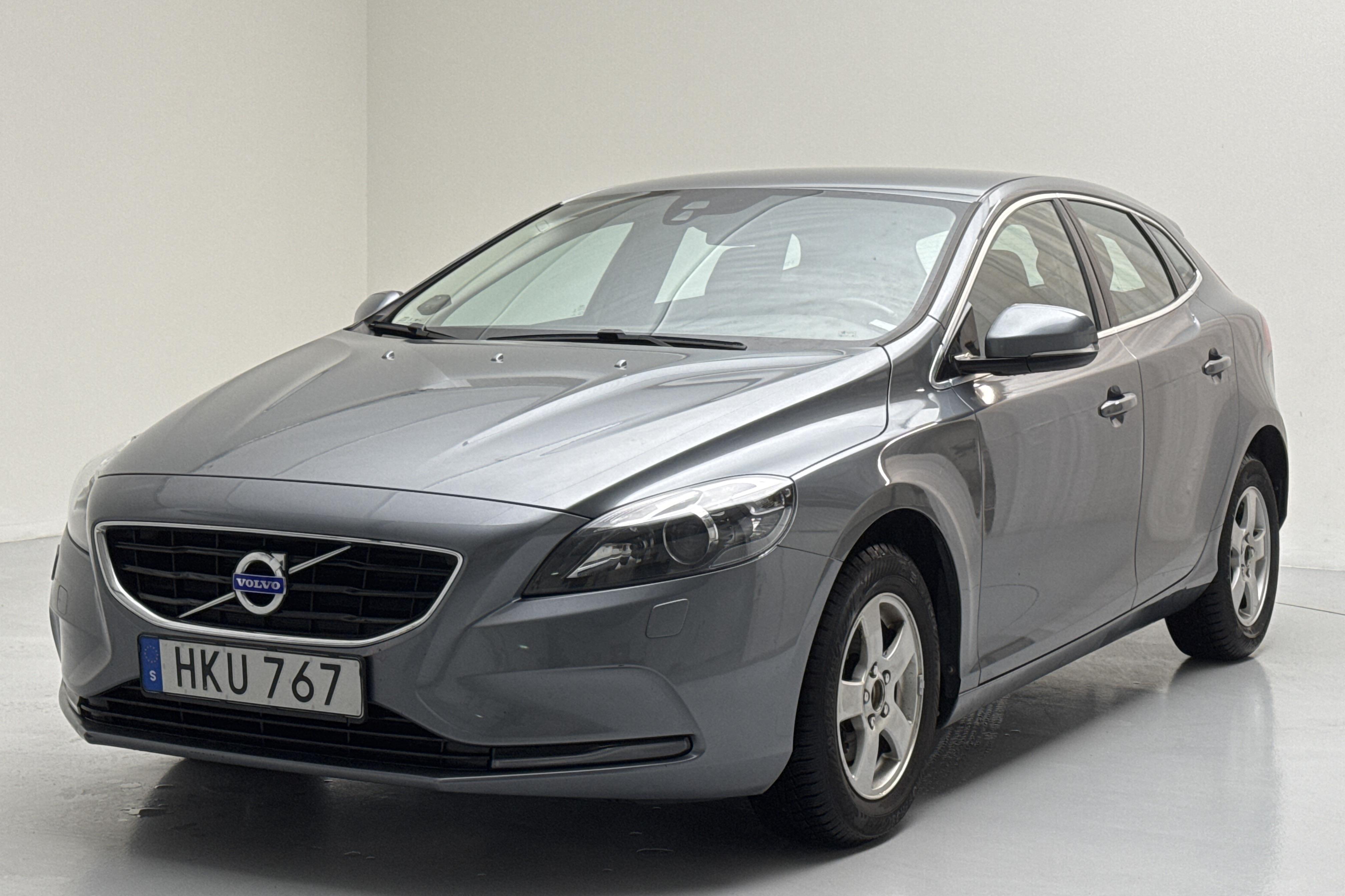 Volvo V40 D2 (115hk) - 117 500 km - Manual - gray - 2015