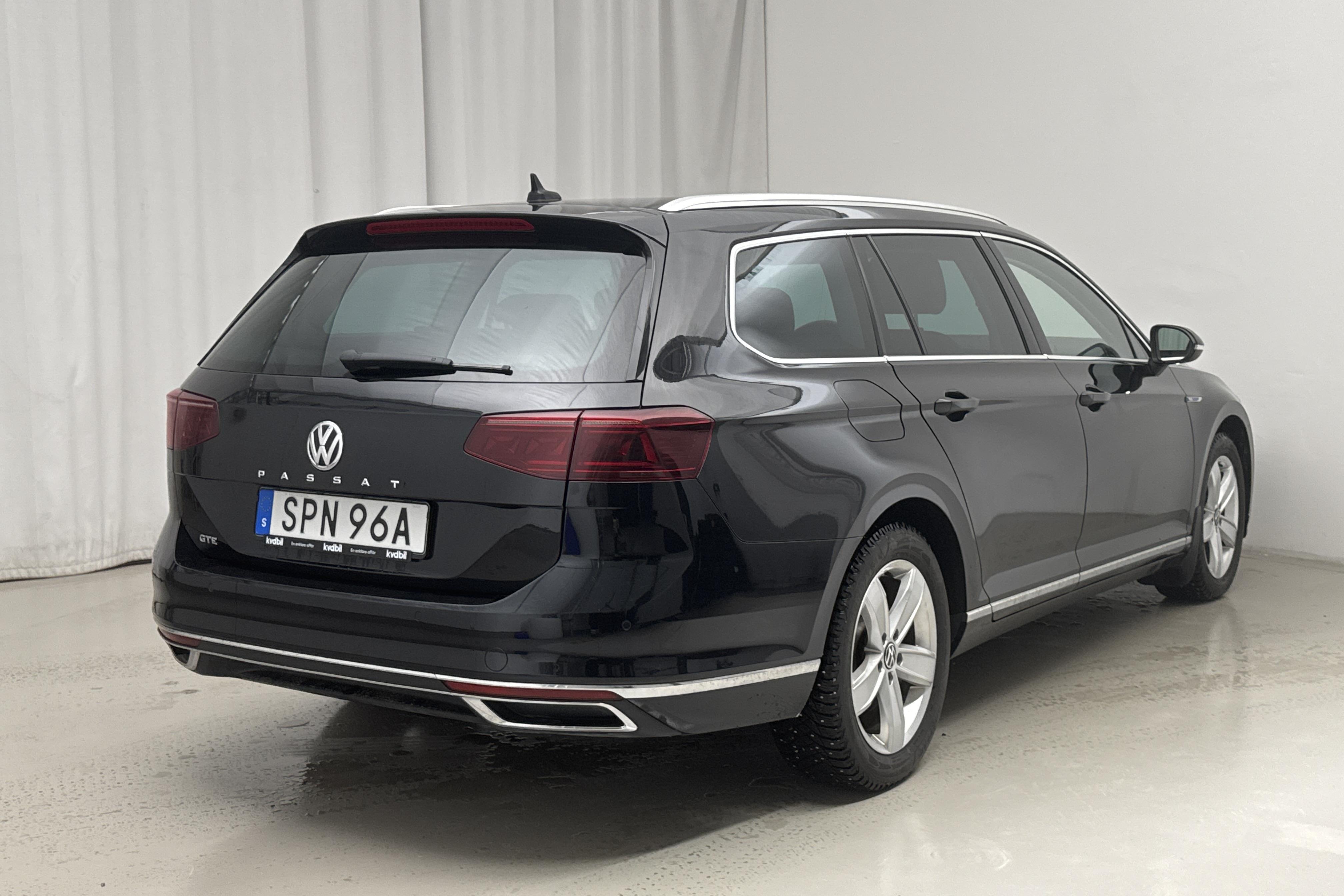 VW Passat 1.4 GTE Sportscombi (218hk) - 12 200 mil - Automat - svart - 2020