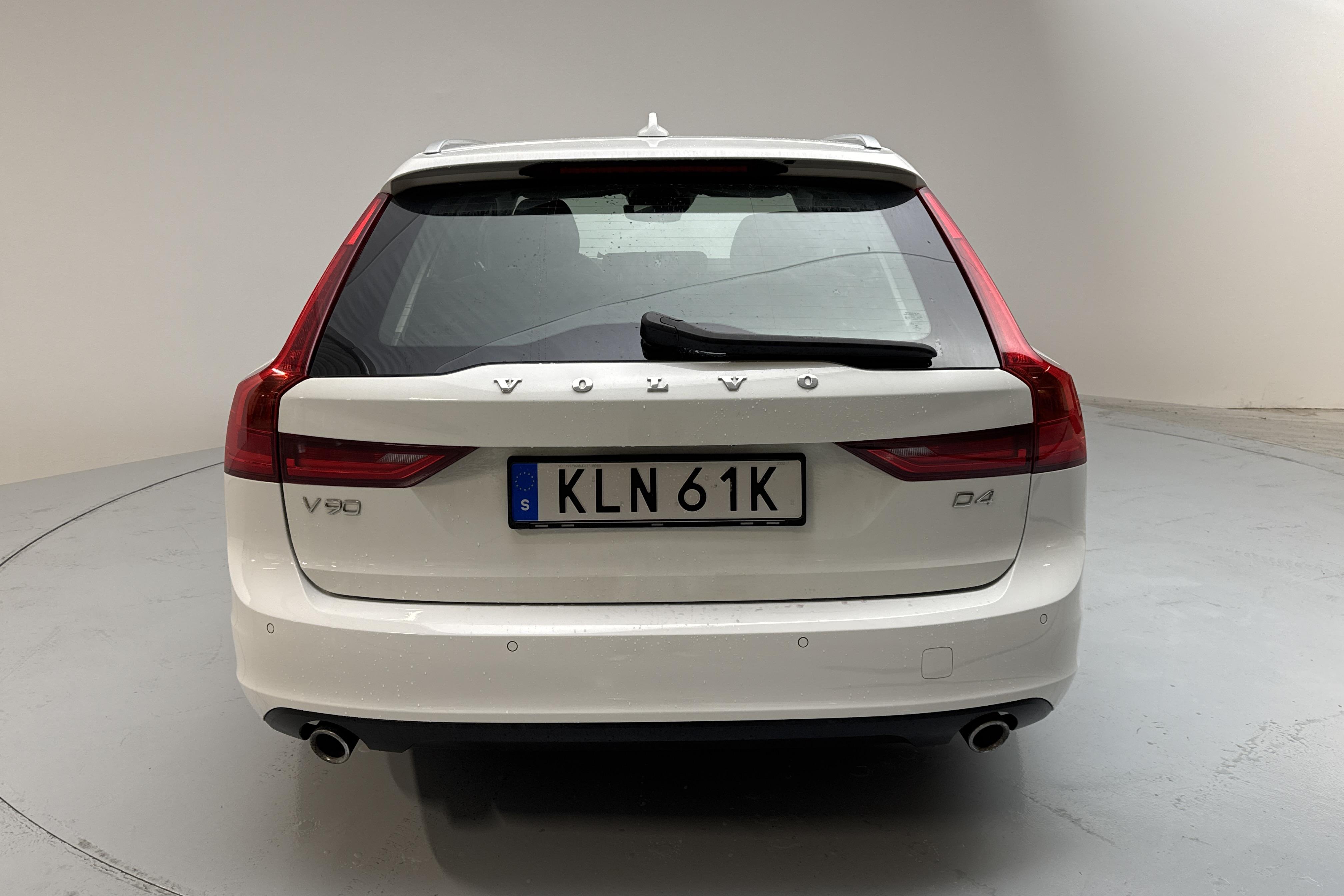 Volvo V90 D4 AWD (190hk) - 221 760 km - Automatic - white - 2020