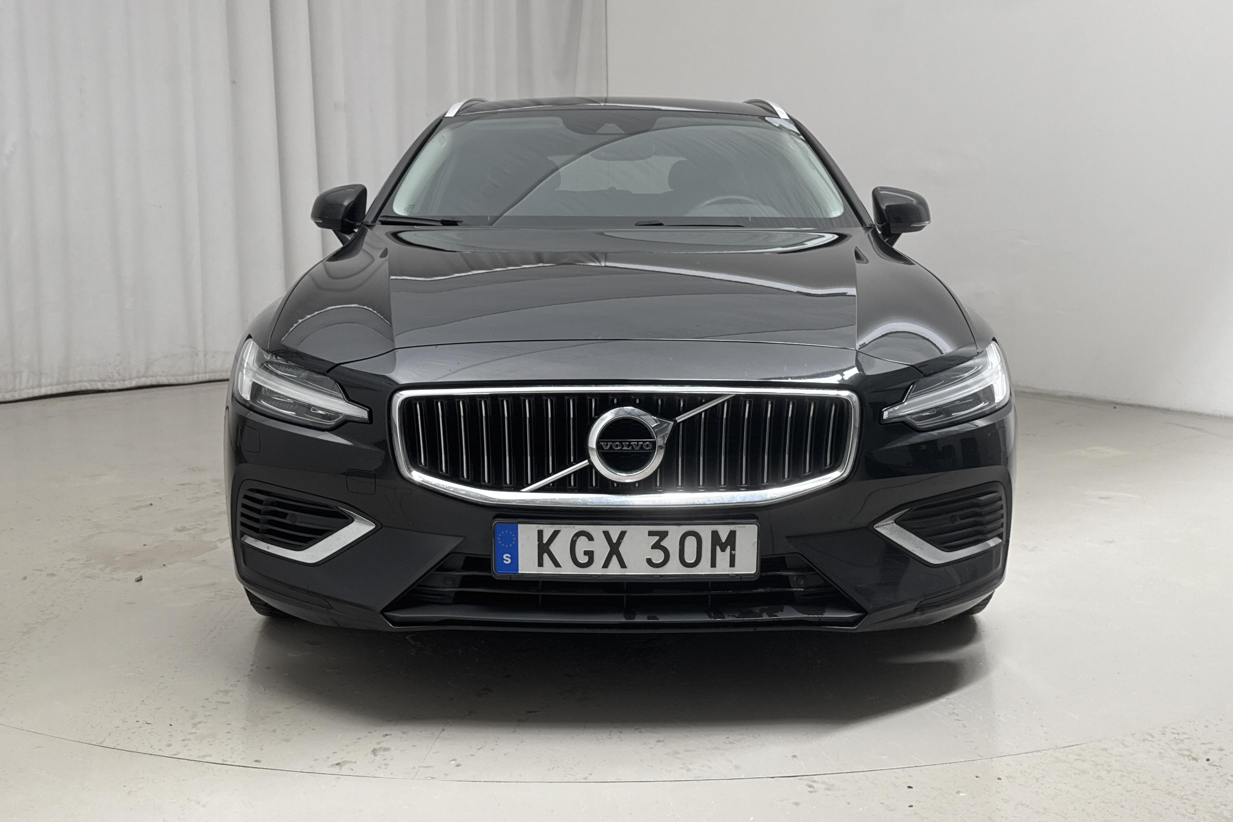 Volvo V60 T6 AWD Twin Engine (340hk) - 9 868 mil - Automat - svart - 2021