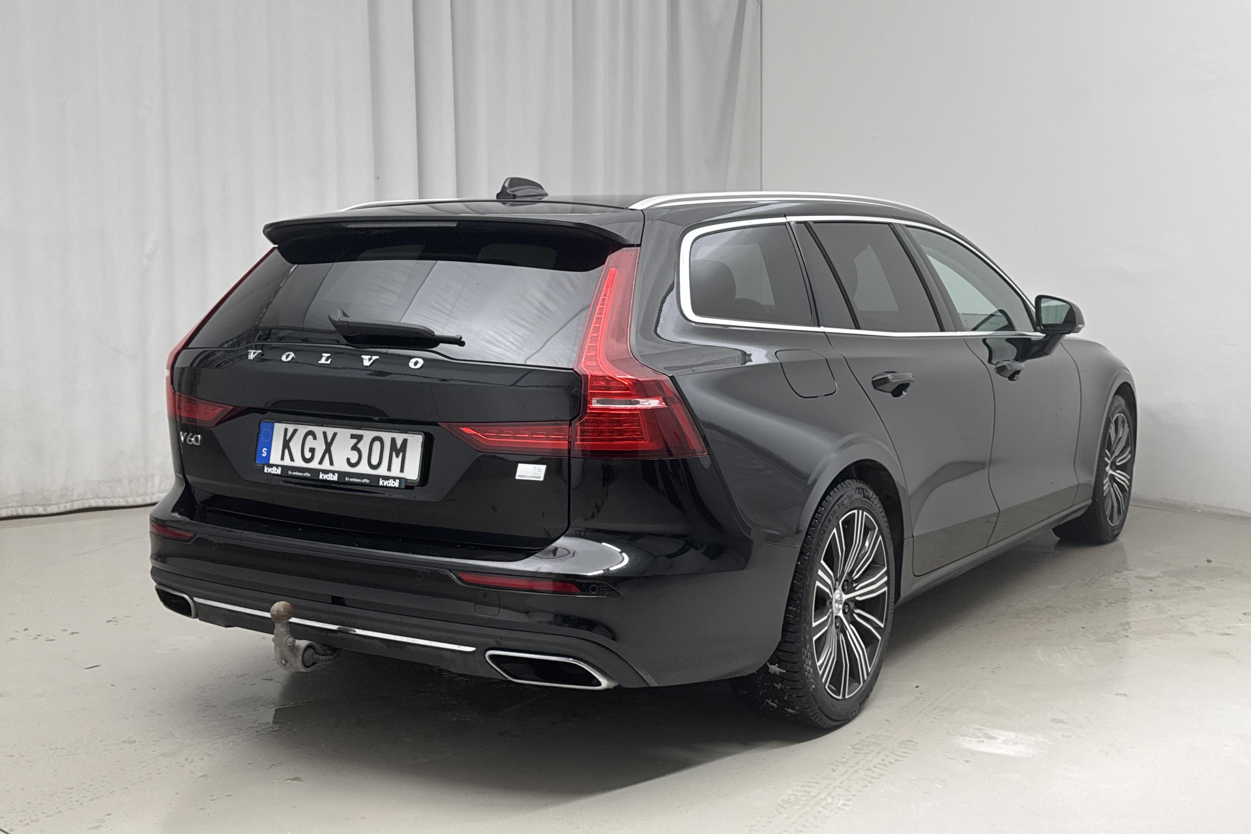 Volvo V60 T6 AWD Twin Engine (340hk) - 9 868 mil - Automat - svart - 2021