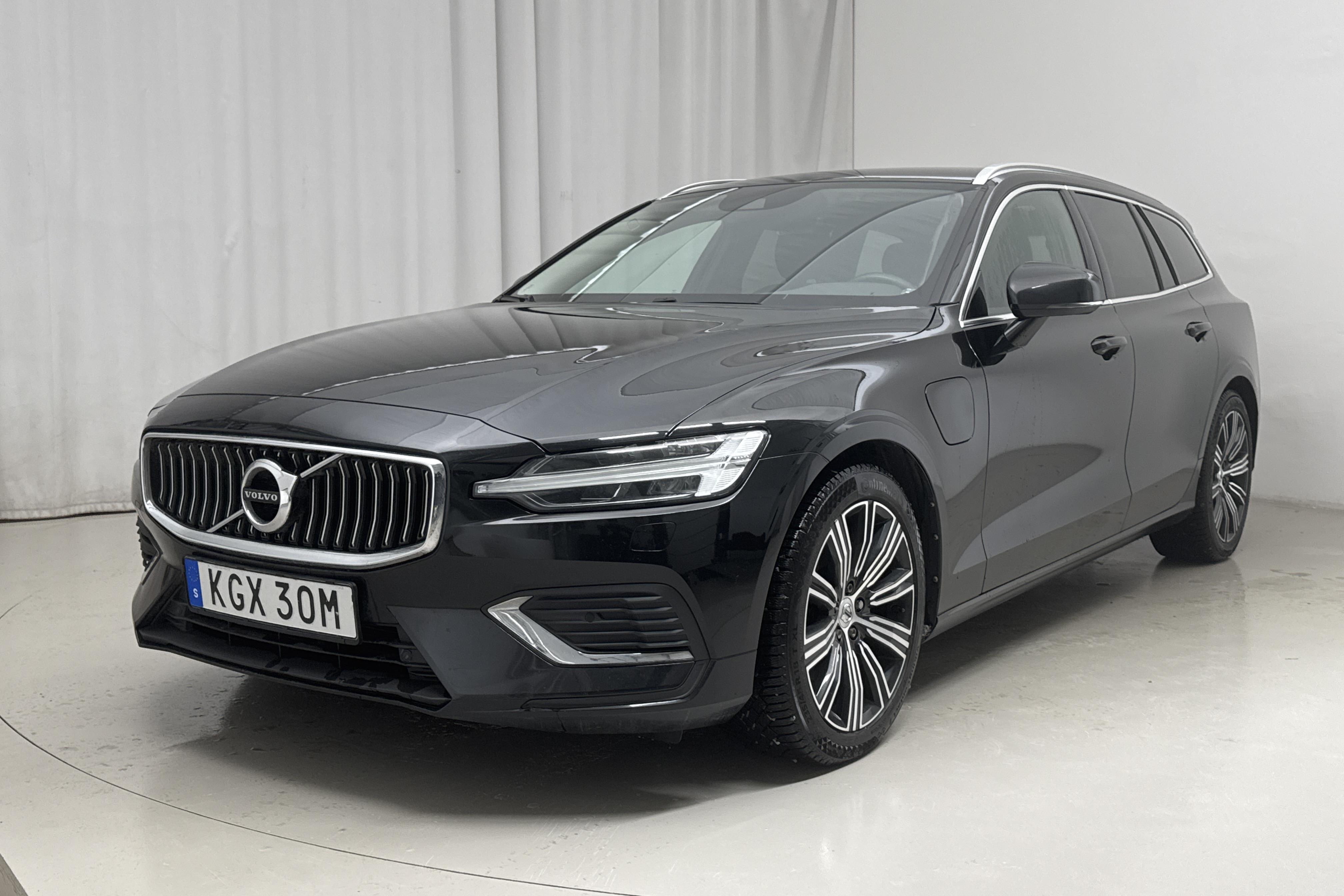 Volvo V60 T6 AWD Twin Engine (340hk) - 9 868 mil - Automat - svart - 2021