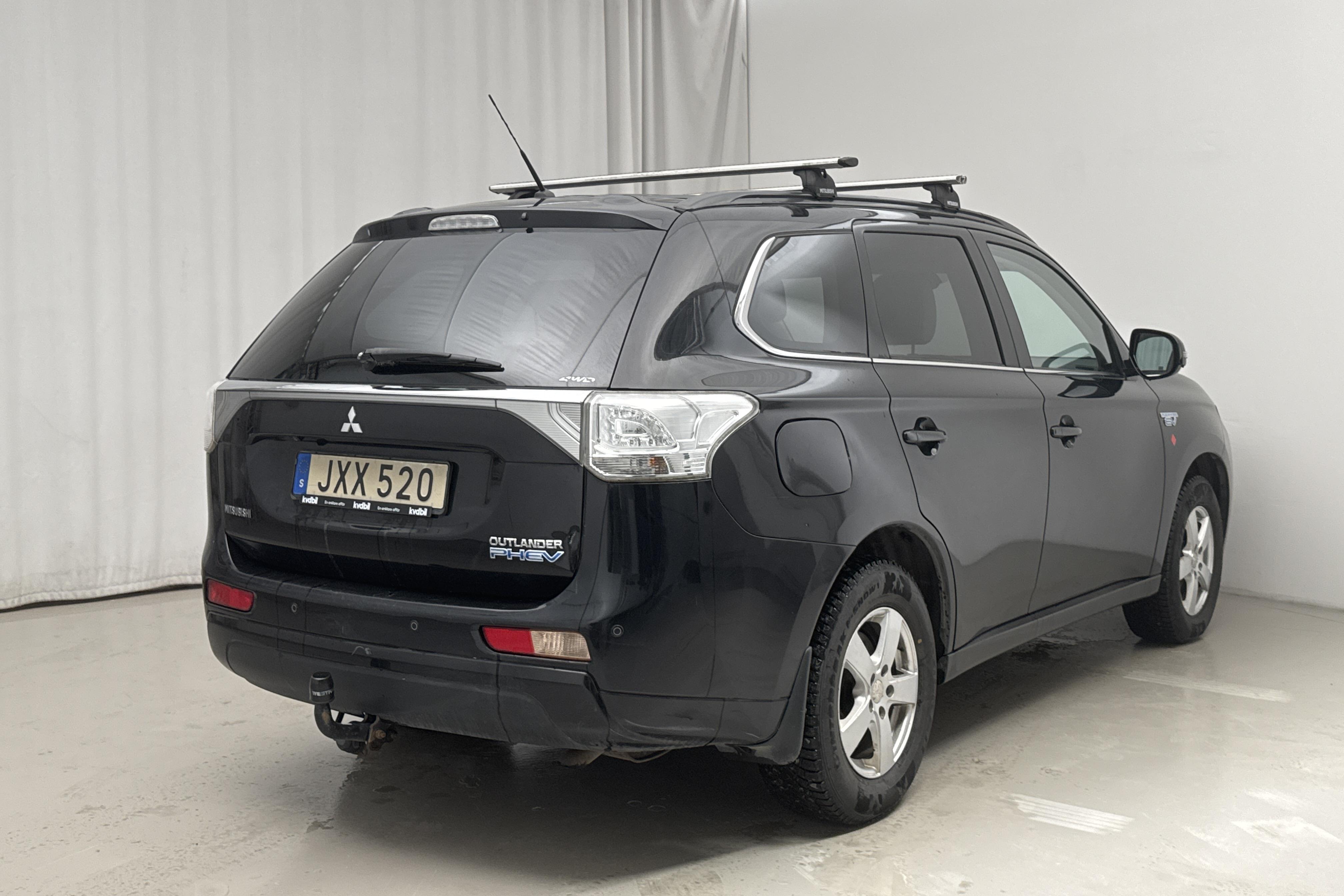 Mitsubishi Outlander 2.0 Plug-in Hybrid 4WD (121hk) - 146 940 km - Automatic - black - 2014