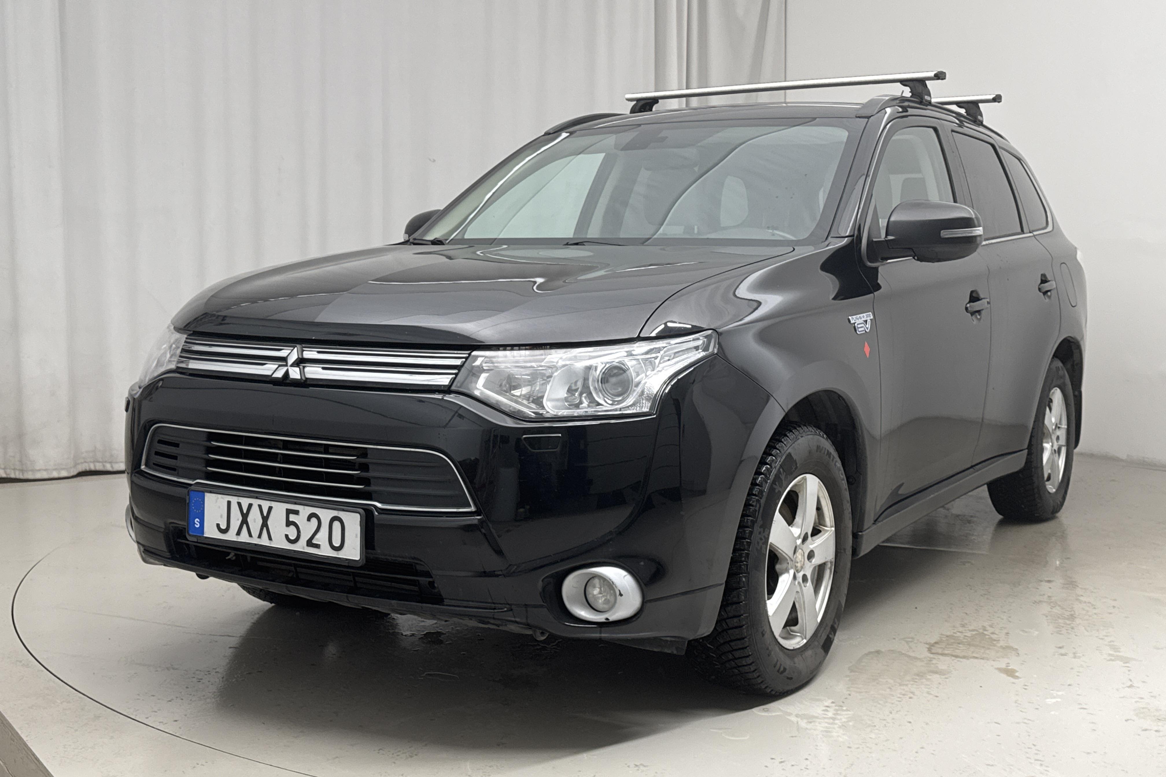 Mitsubishi Outlander 2.0 Plug-in Hybrid 4WD (121hk) - 146 940 km - Automatic - black - 2014