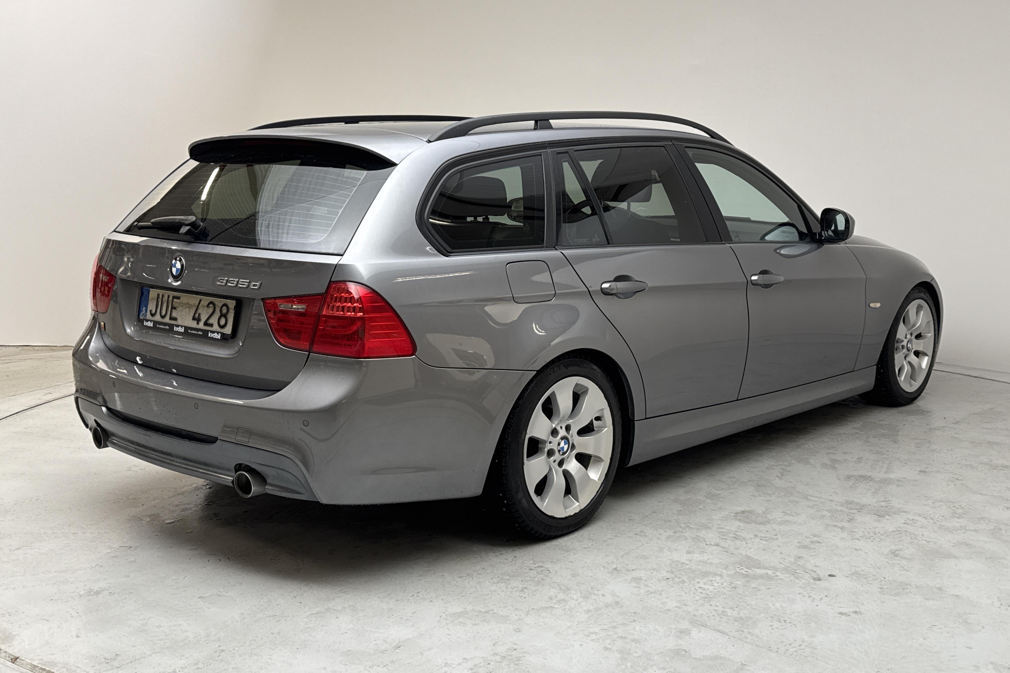 BMW 335d Touring, E91 (286hk) - 14 705 mil - Automat - grå - 2009