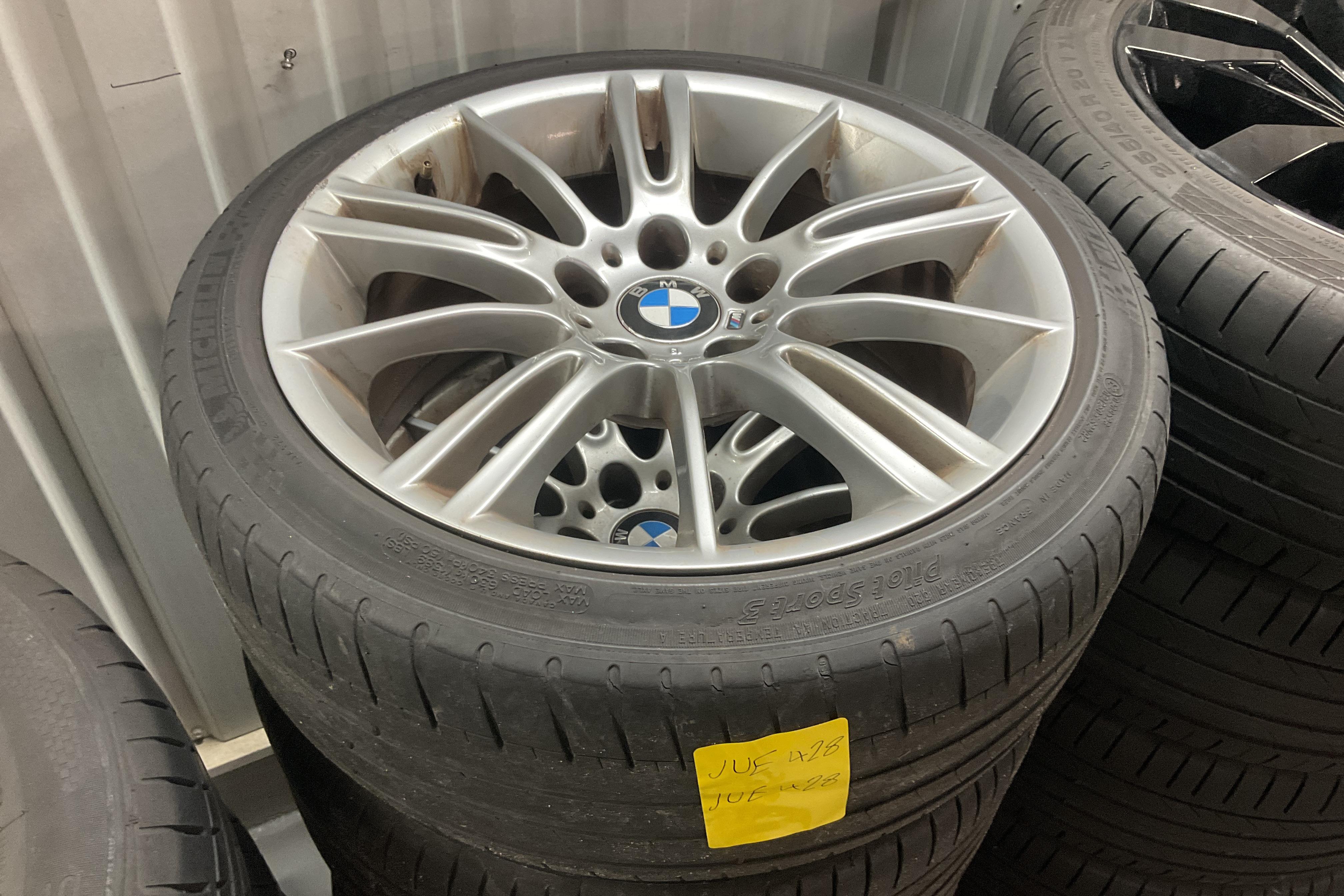 BMW 335d Touring, E91 (286hk) - 14 705 mil - Automat - grå - 2009