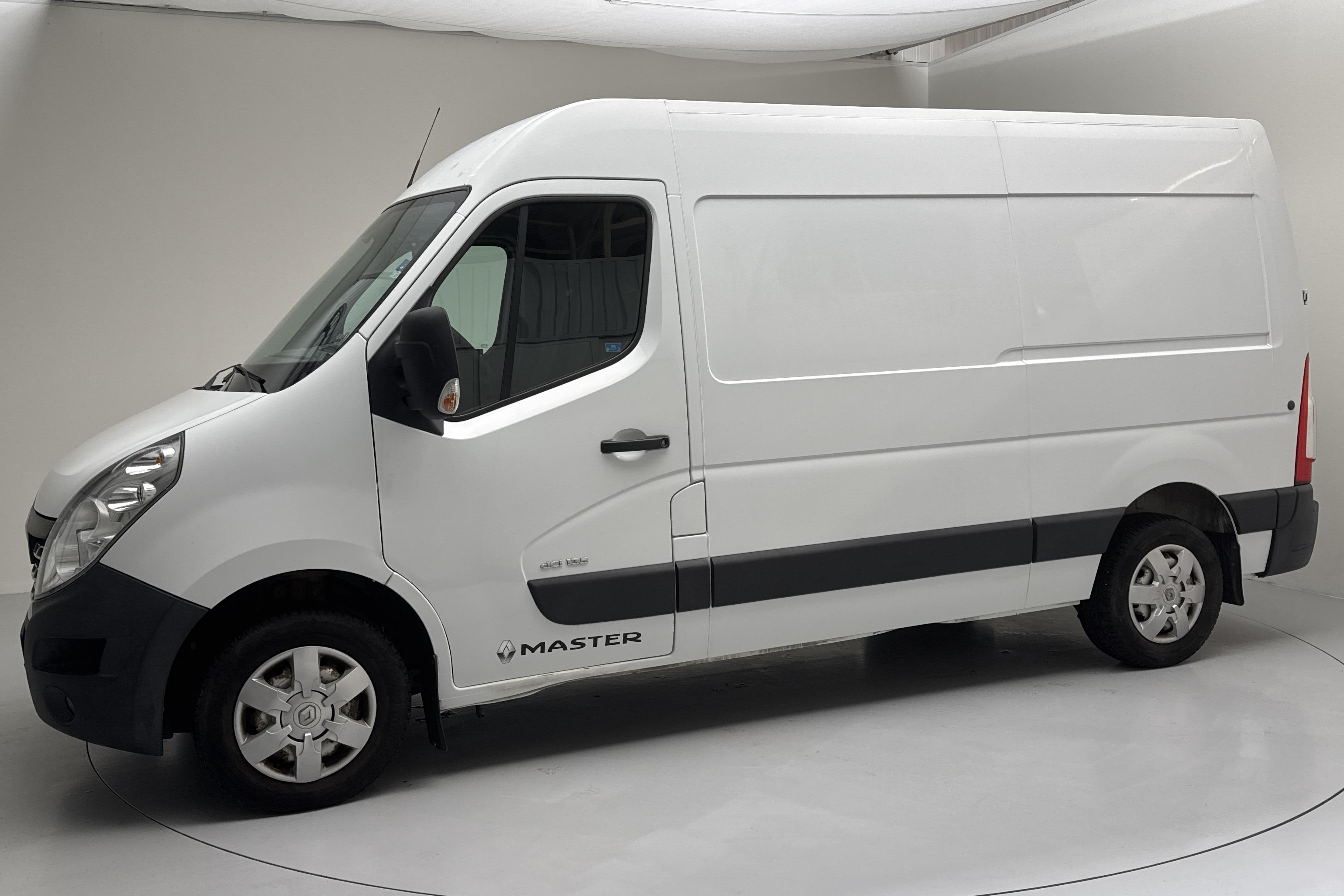 Renault Master 2.3 dCi FAP 2WD (135hk) - 231 960 km - Käsitsi - valge - 2015