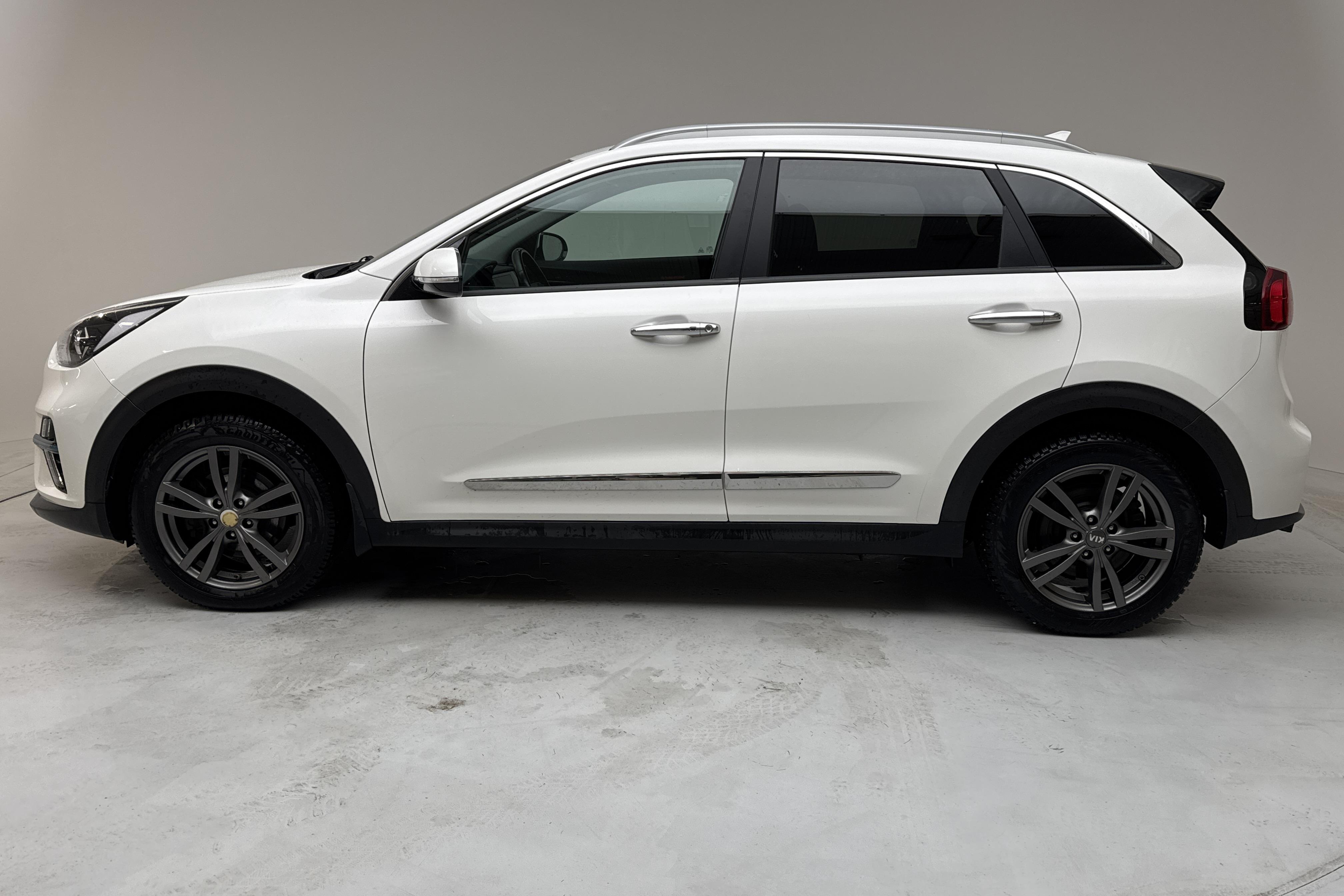 KIA e-Niro 64 kWh (204hk) - 12 939 mil - Automat - vit - 2022