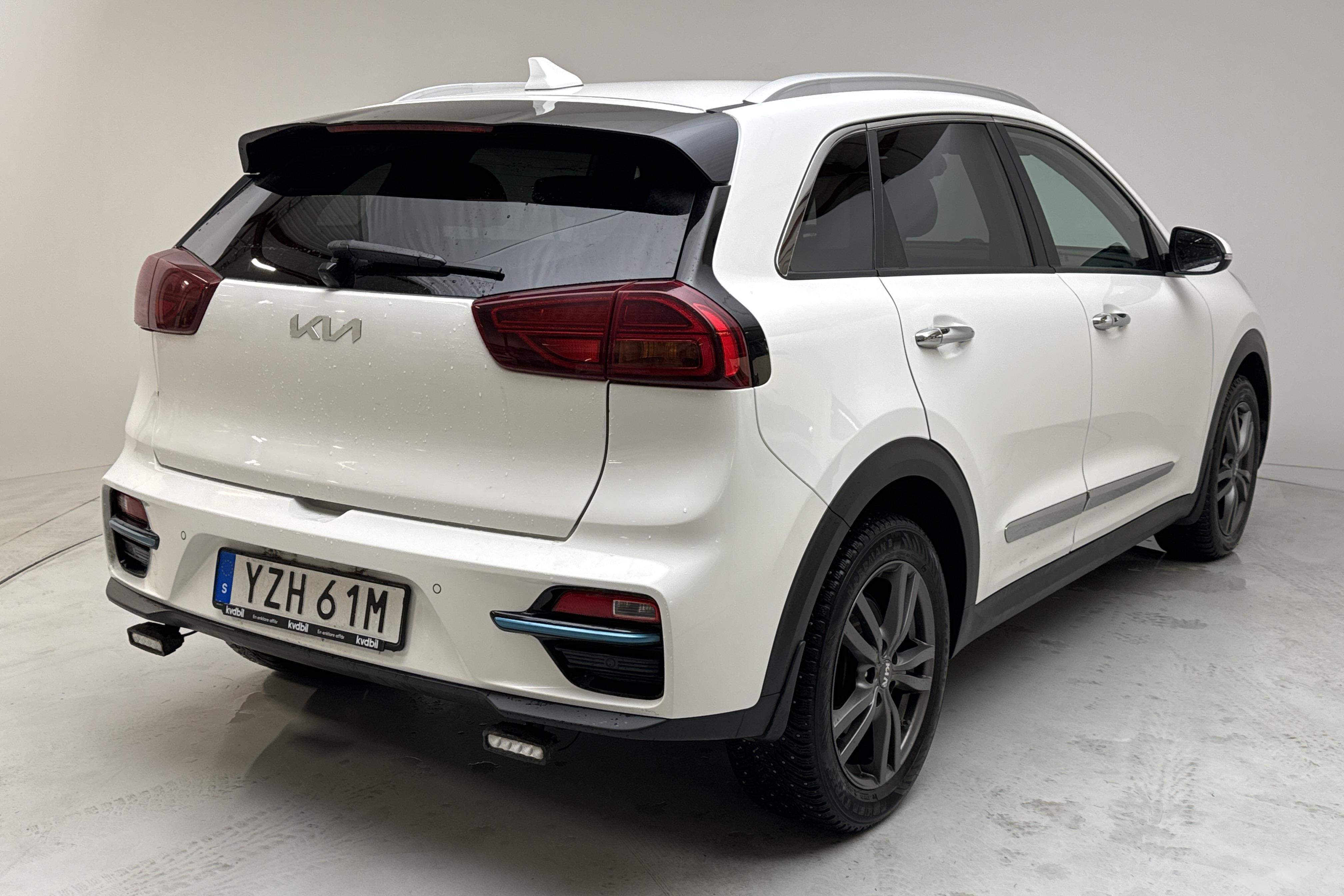 KIA e-Niro 64 kWh (204hk) - 12 939 mil - Automat - vit - 2022