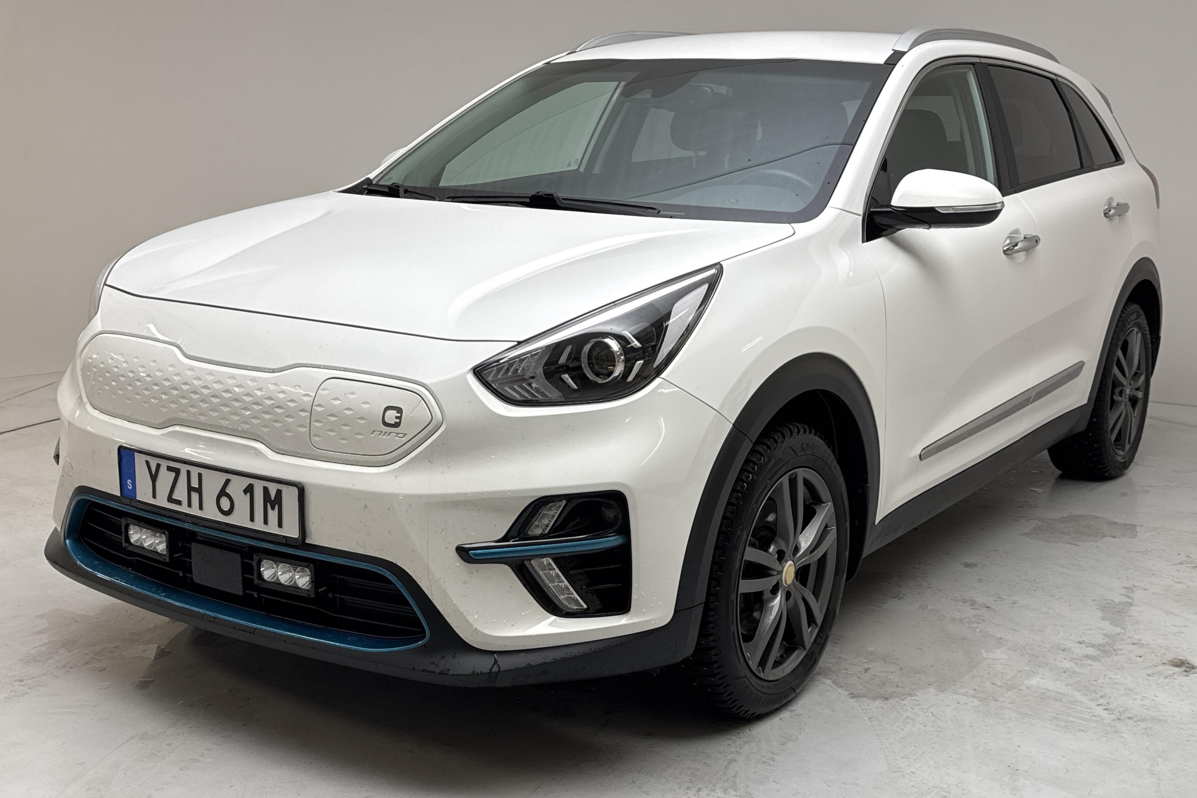 KIA e-Niro 64 kWh (204hk) - 12 939 mil - Automat - vit - 2022