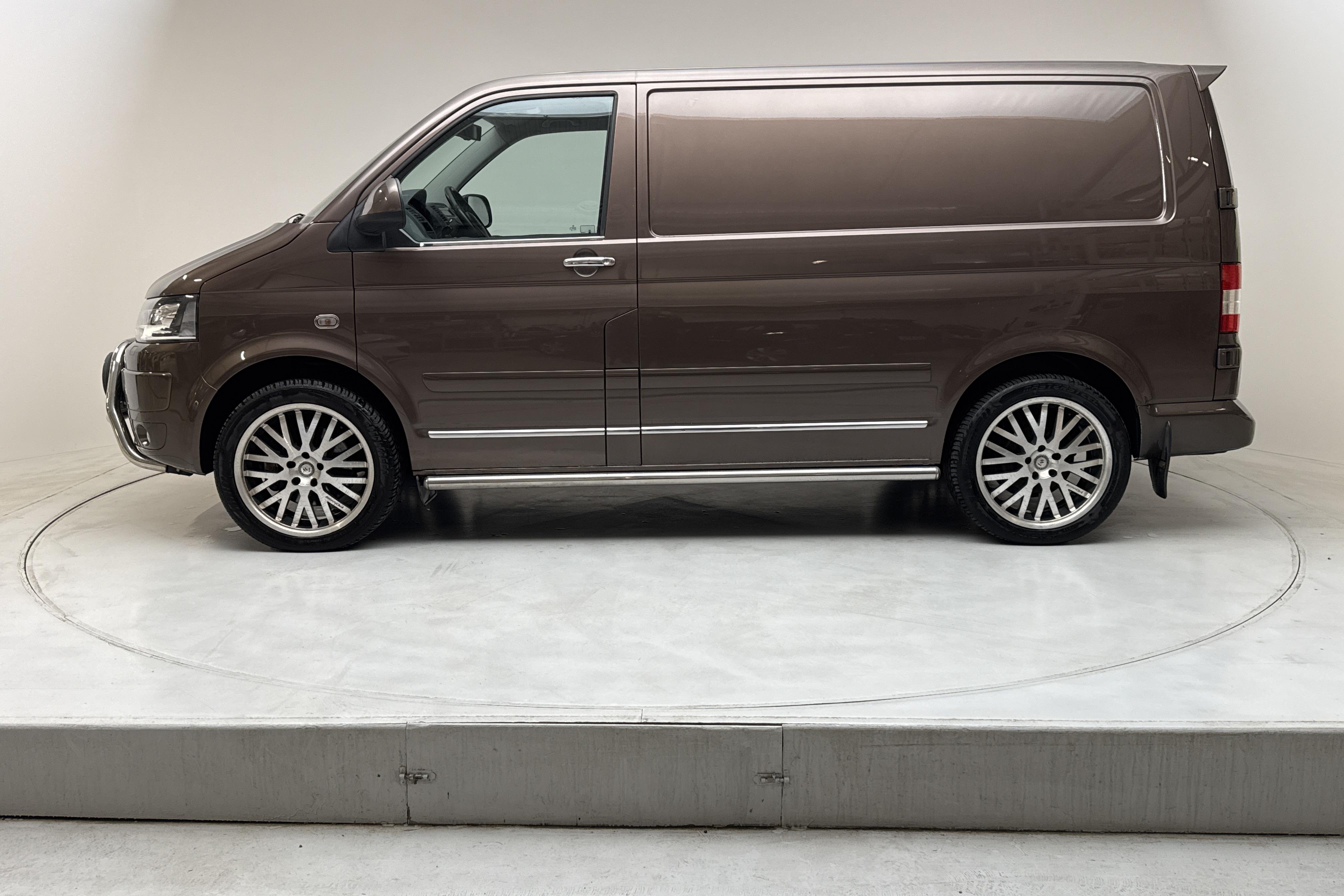 VW Transporter T5 2.0 TDI (180hk) - 240 080 km - Automatic - Light Brown - 2013