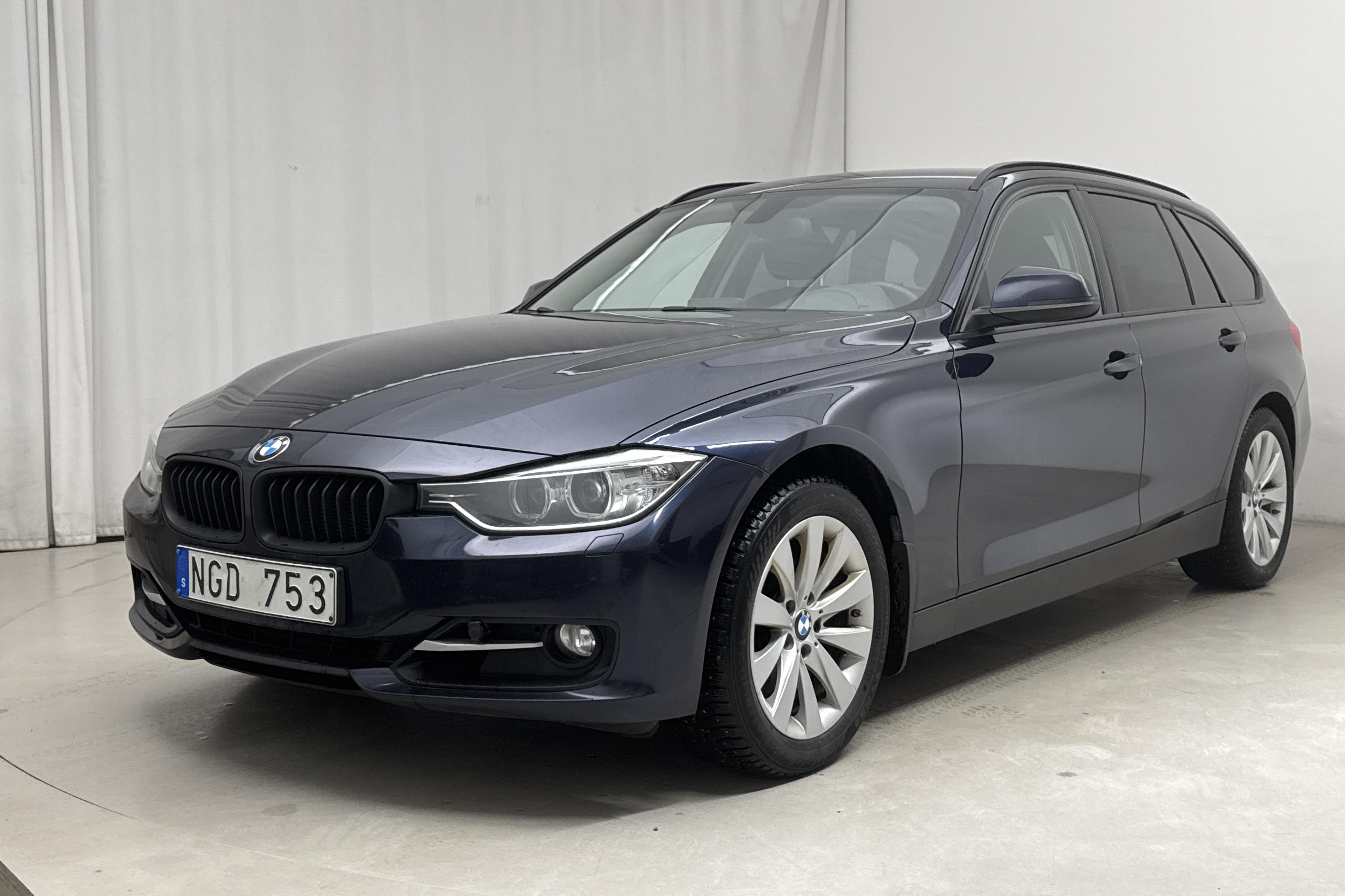 BMW 328i Touring, F31 (245hk) - 206 890 km - Automaattinen - sininen - 2013