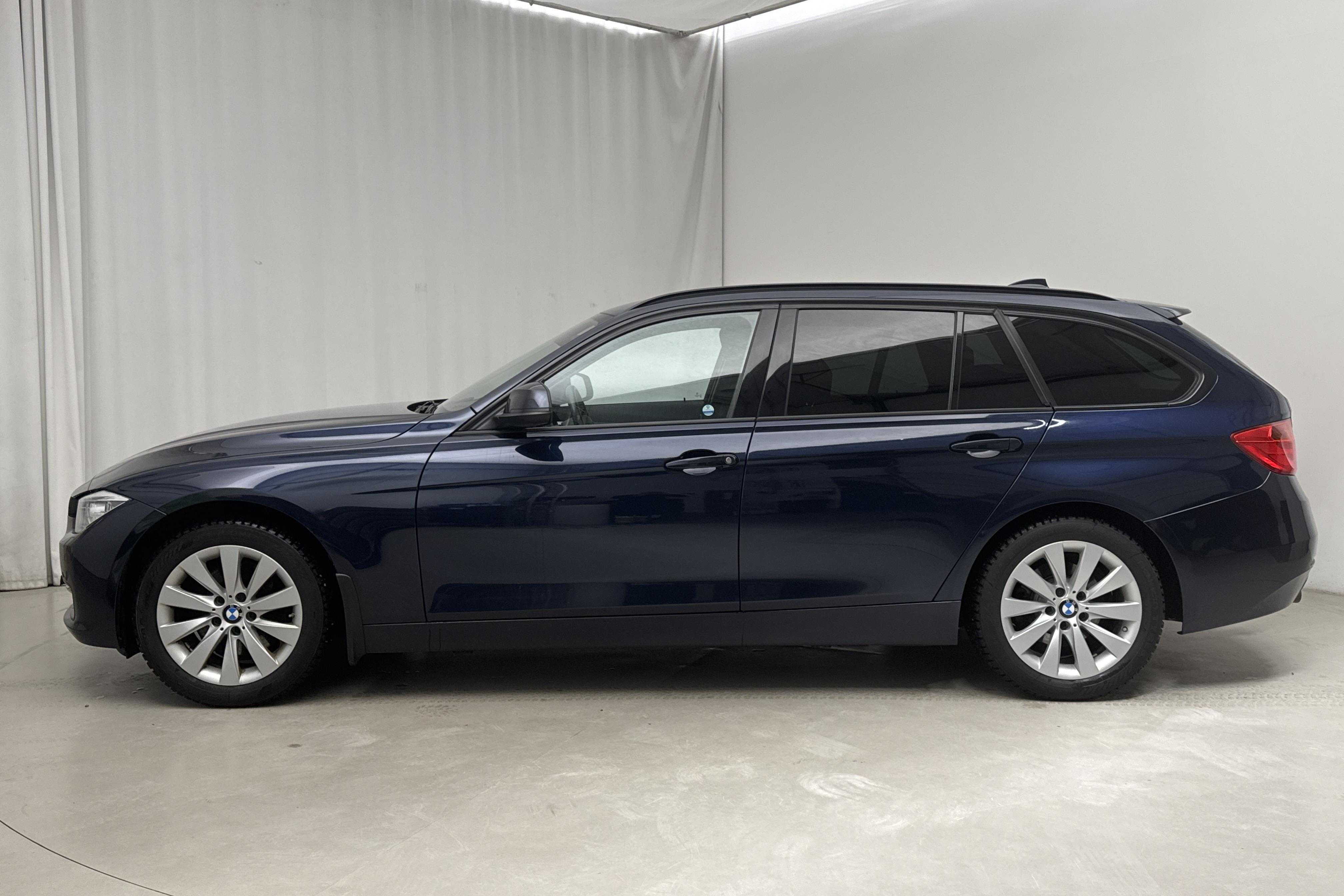 BMW 328i Touring, F31 (245hk) - 206 890 km - Automaattinen - sininen - 2013