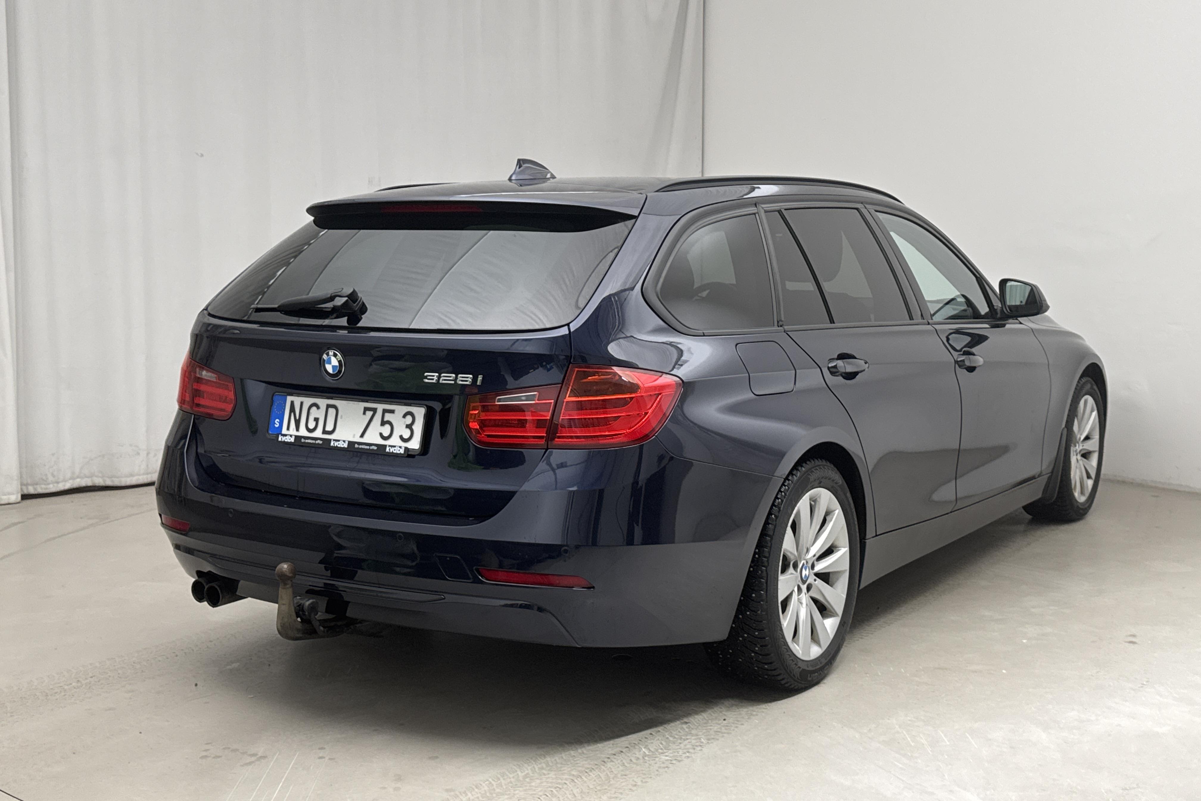 BMW 328i Touring, F31 (245hk) - 206 890 km - Automaattinen - sininen - 2013