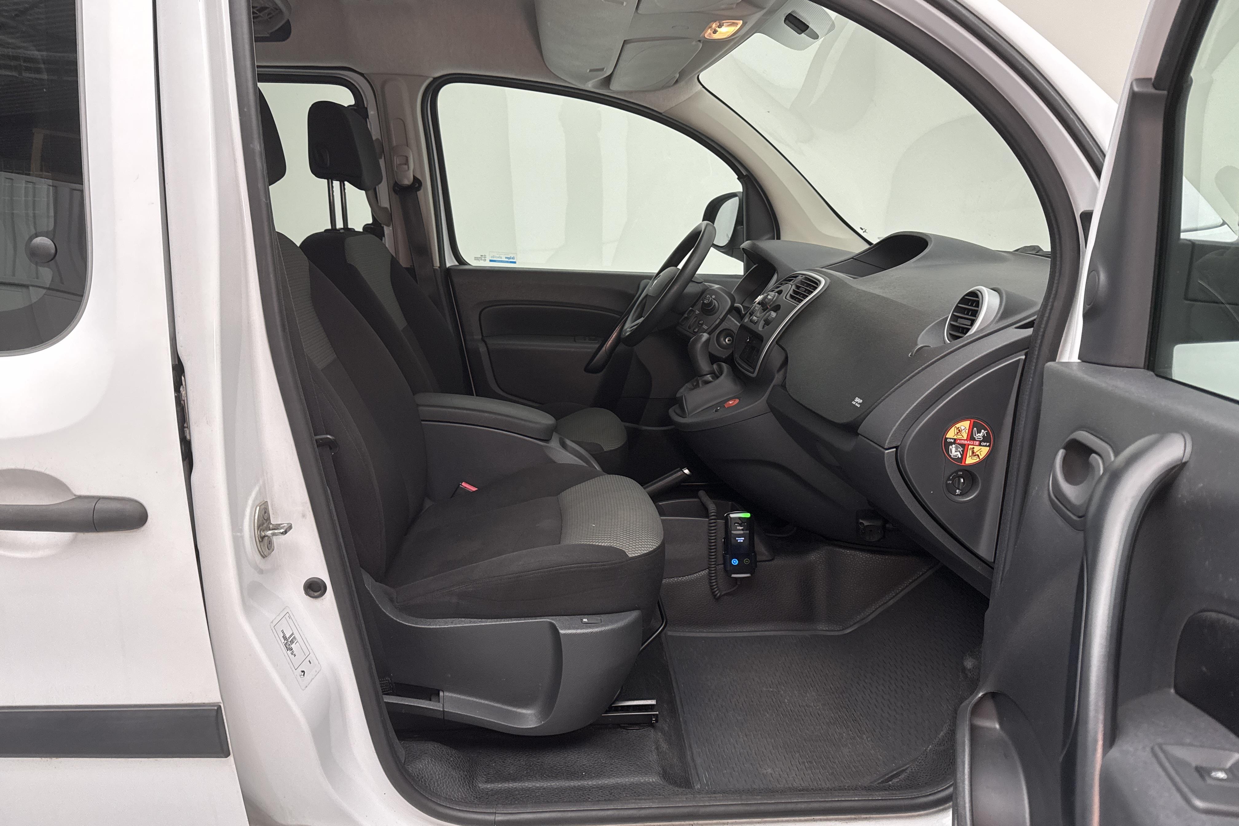 Renault Kangoo 1.5 dCi Maxi Passenger (90hk) - 6 482 mil - Manuell - vit - 2017