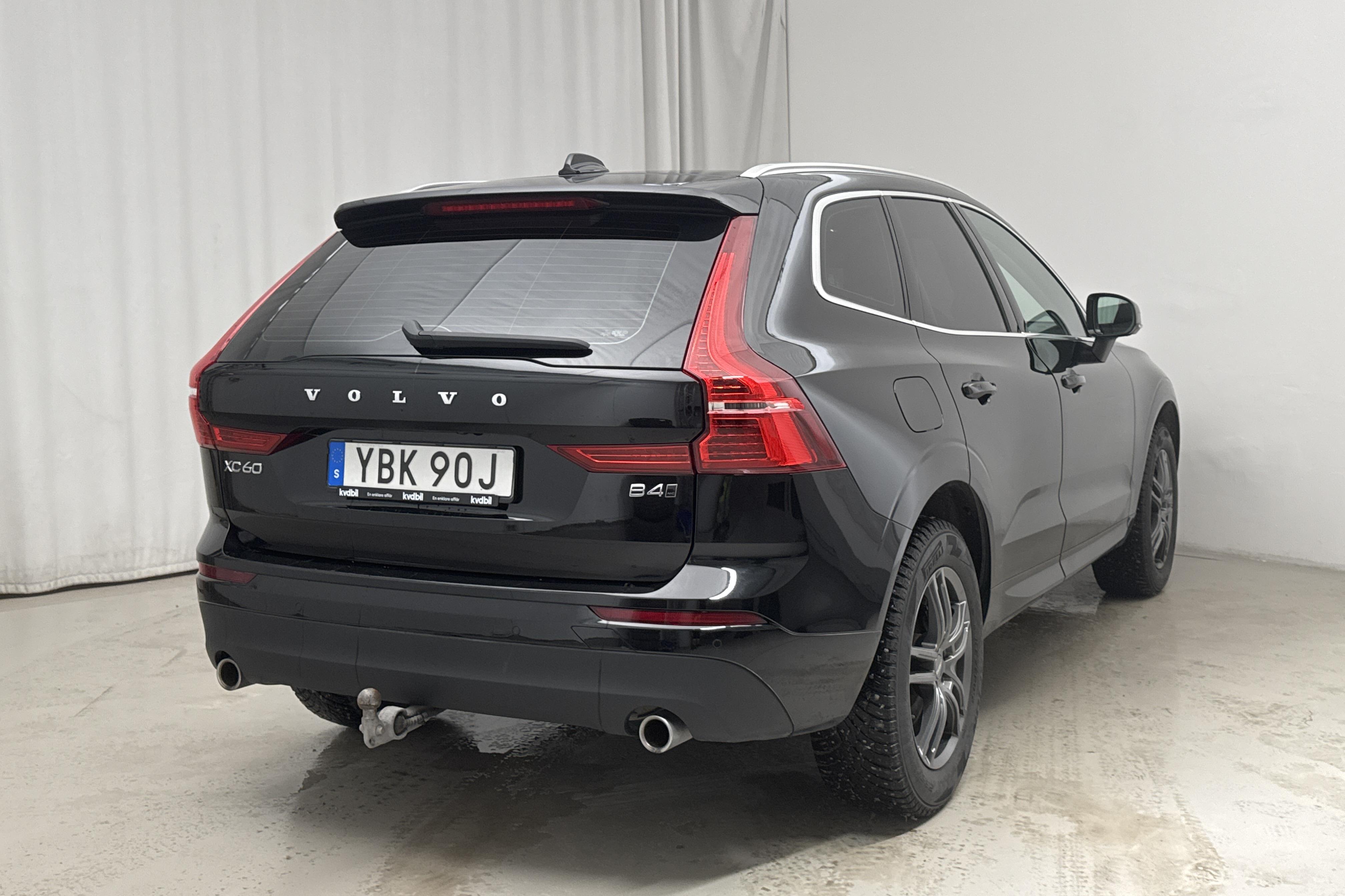 Volvo XC60 B4 AWD Mildhybrid, Diesel (197hk) - 66 210 km - Automatic - black - 2021