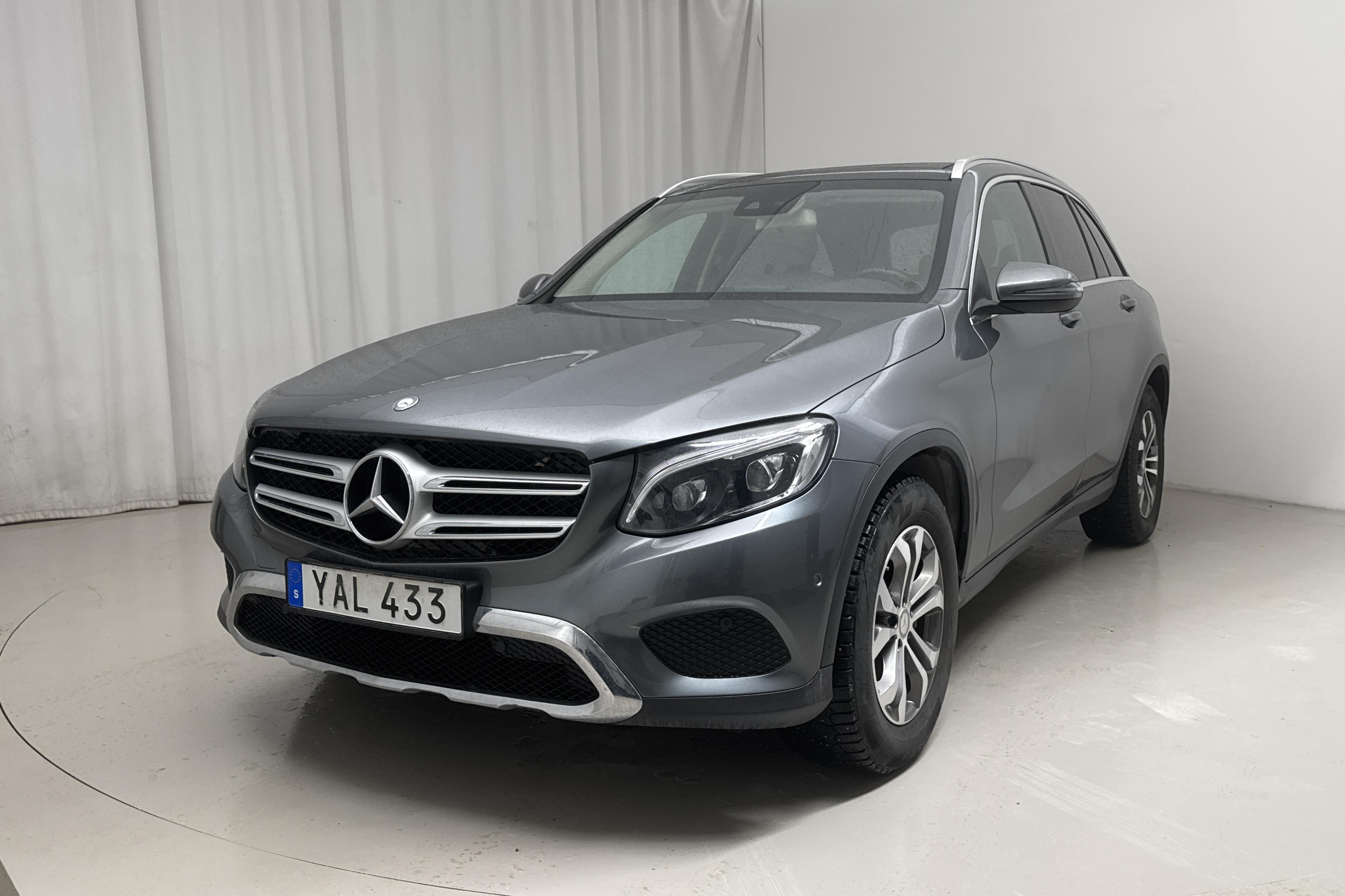 Mercedes GLC 220 d 4MATIC X253 (170hk) - 11 606 mil - Automat - grå - 2016