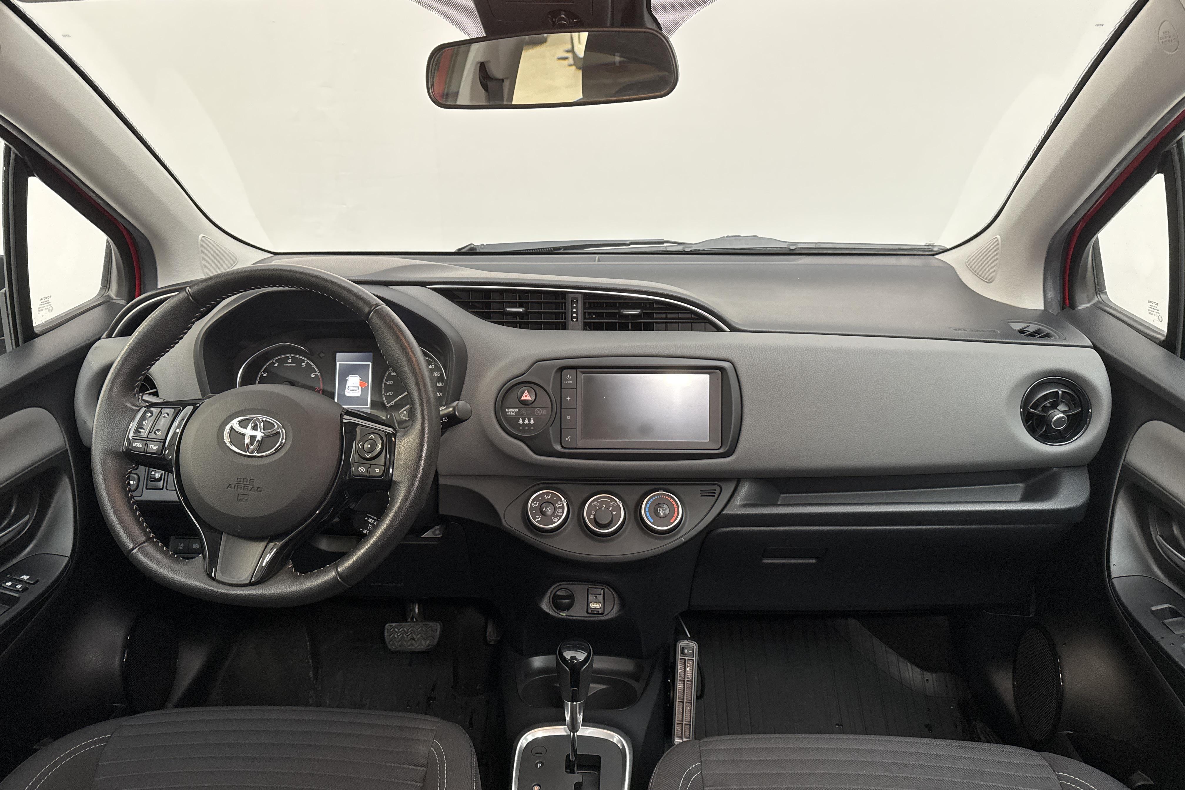 Toyota Yaris 1.5 5dr (111hk) - 48 790 km - Automatyczna - czerwony - 2020