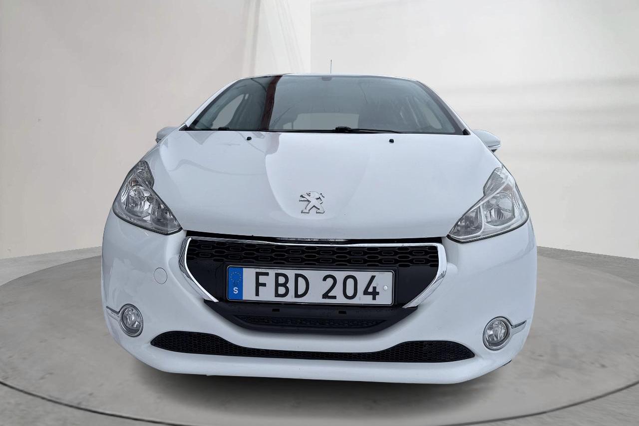 Peugeot 208 1.2 VTi 5dr (82hk) - 8 433 mil - Manuell - vit - 2015