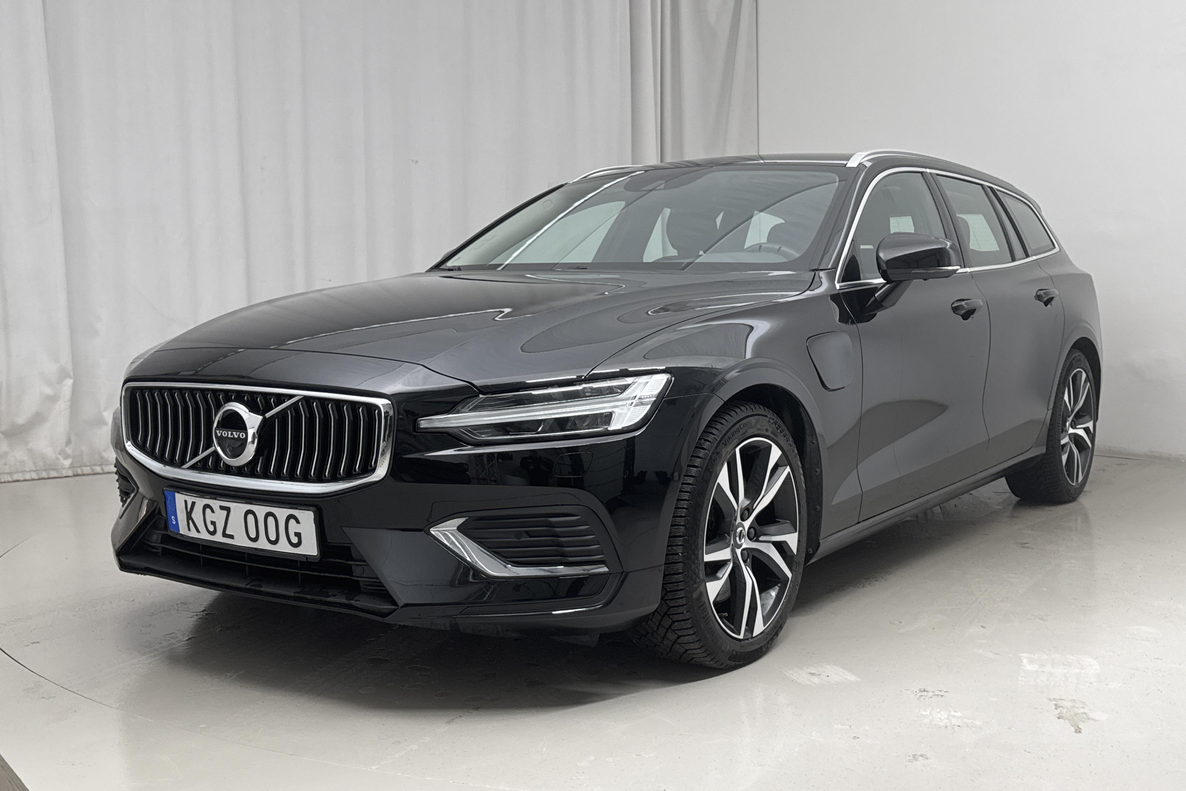 Volvo V60 T6 AWD Twin Engine (340hk) - 37 710 km - Automaatne - must - 2021