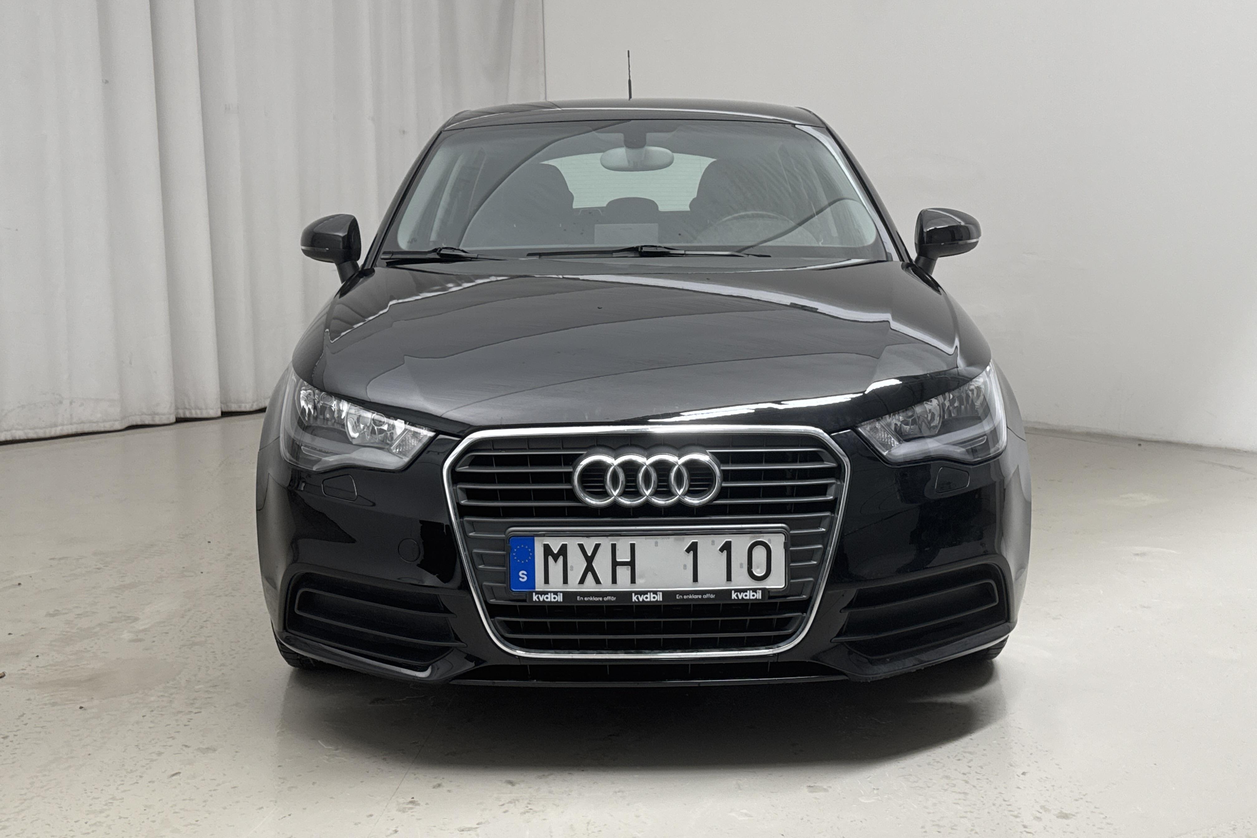 Audi A1 1.2 TFSI Sportback (86hk) - 8 333 mil - Manuell - svart - 2013