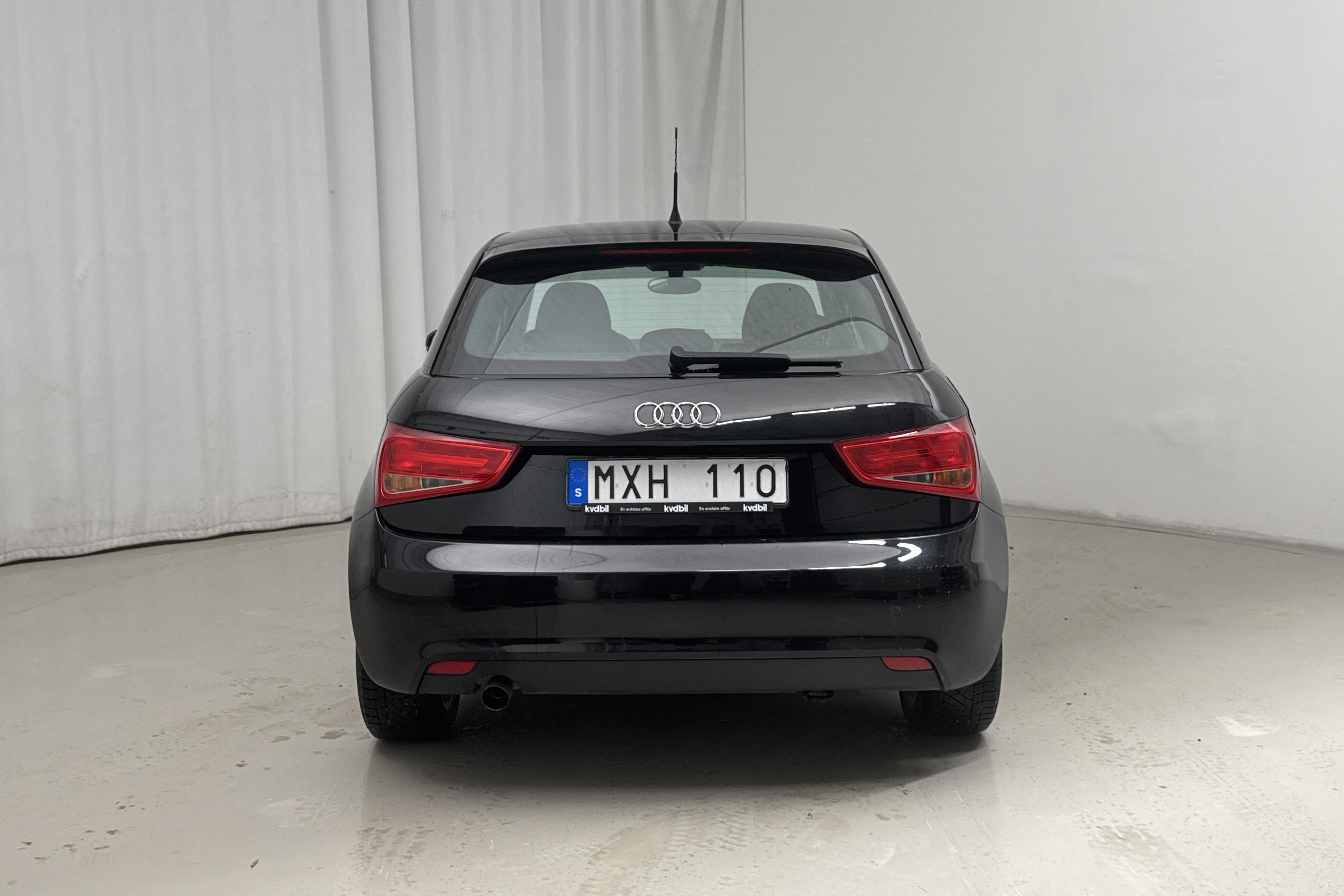 Audi A1 1.2 TFSI Sportback (86hk) - 8 333 mil - Manuell - svart - 2013