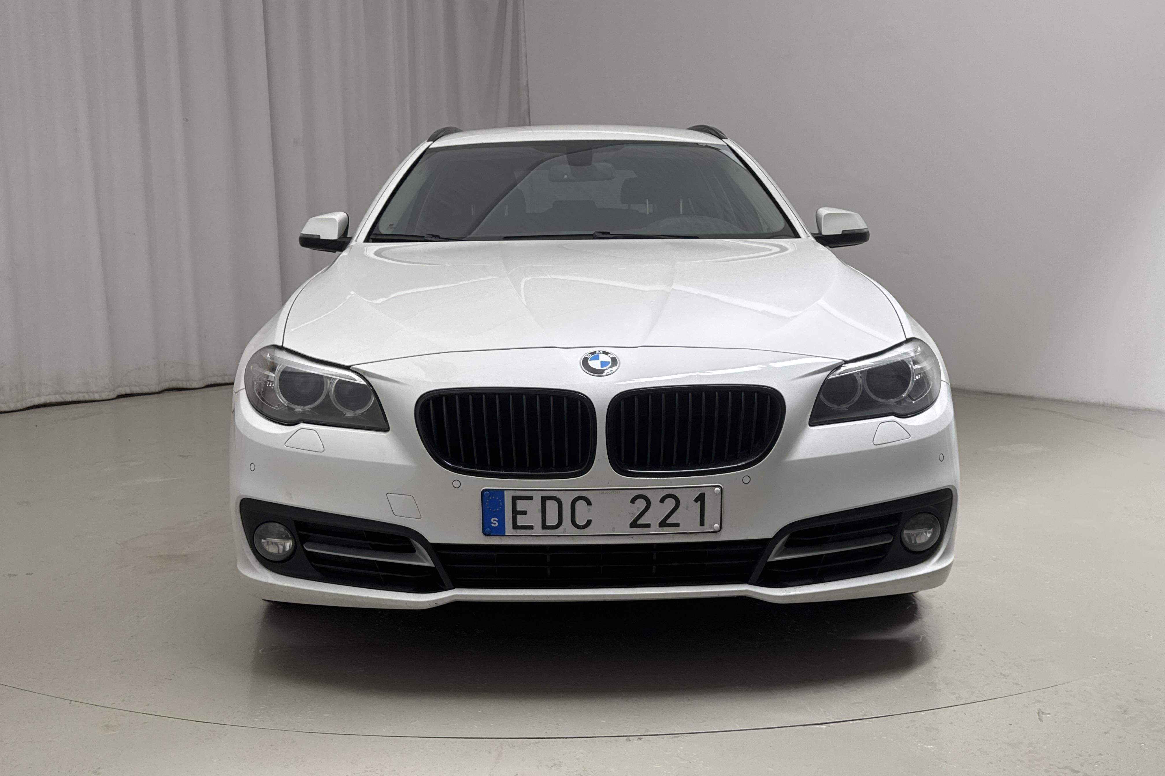 BMW 520d Touring, F11 (184hk) - 199 240 km - Manual - white - 2014