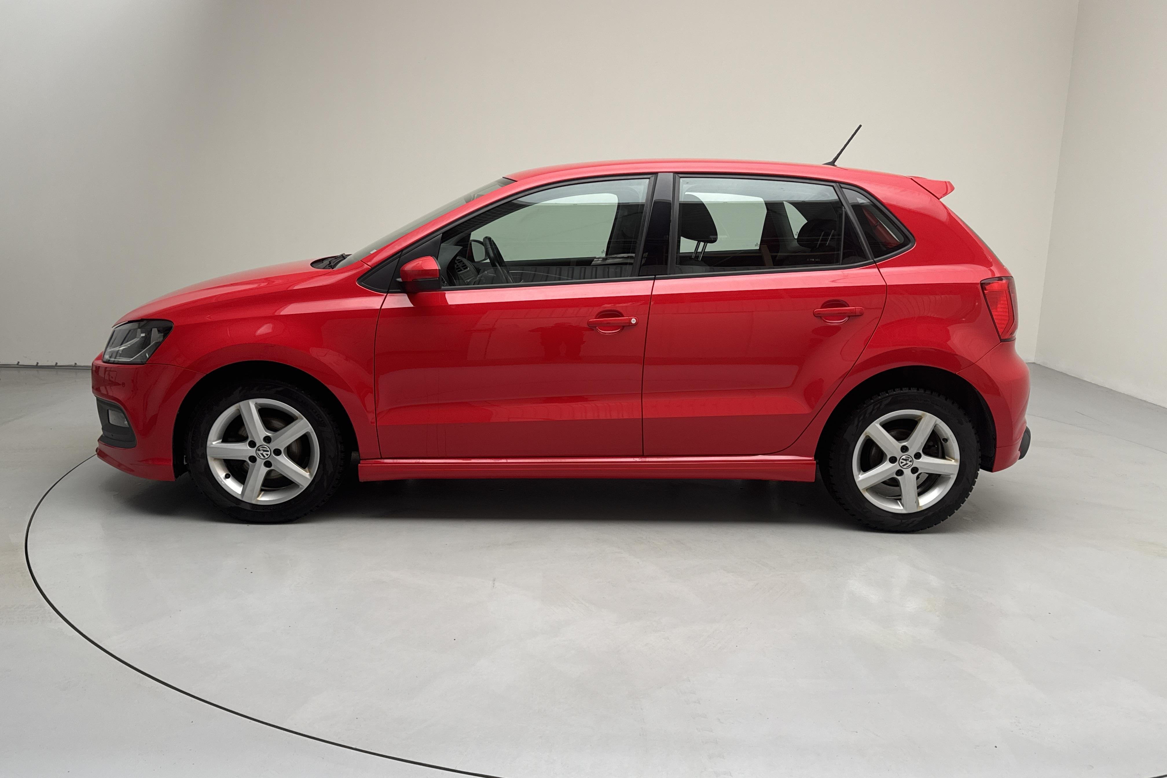 VW Polo 1.2 TSI 5dr (90hk) - 104 420 km - Manual - red - 2017