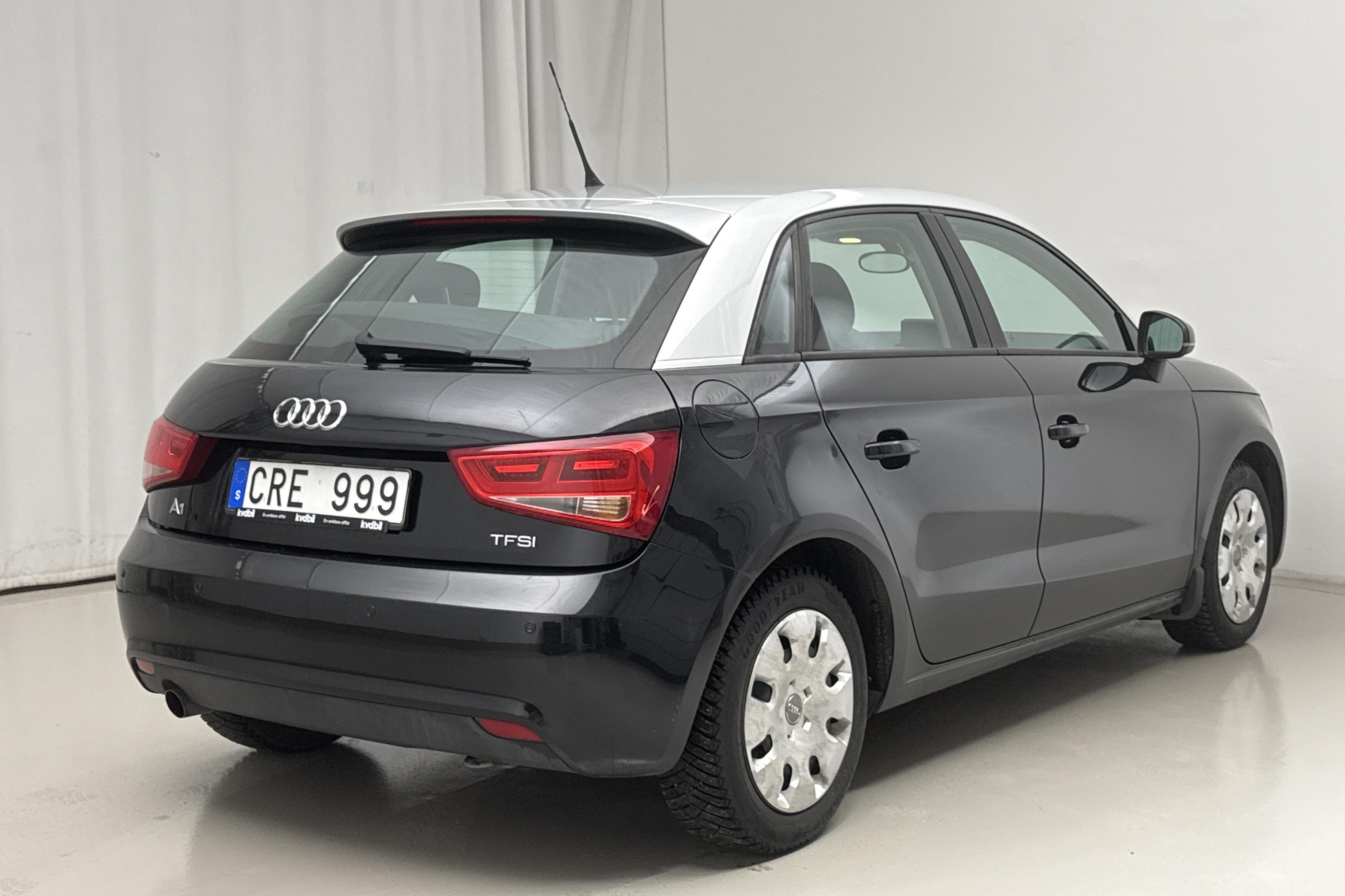 Audi A1 1.2 TFSI Sportback (86hk) - 9 473 mil - Manuell - svart - 2012