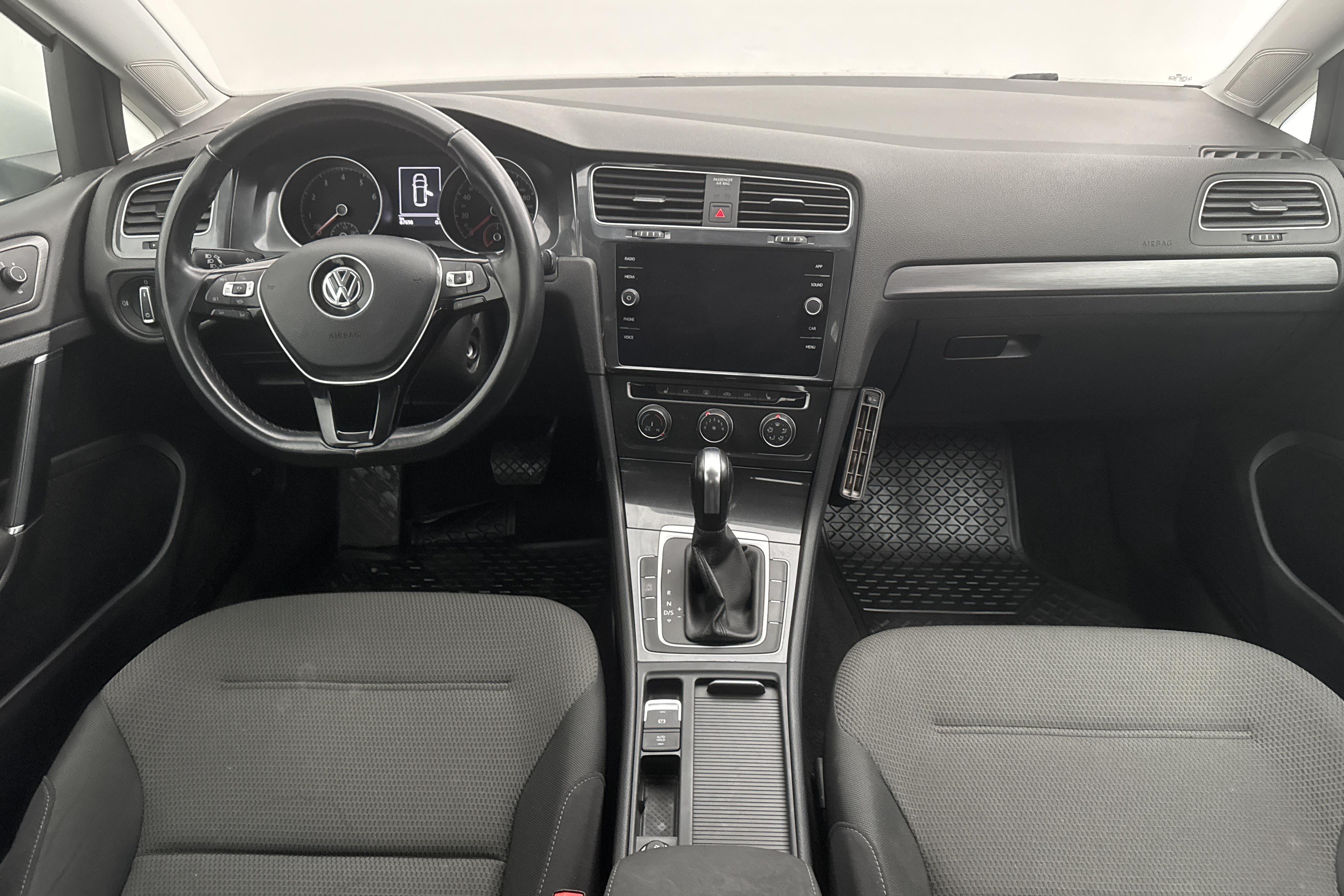 VW Golf VII 1.5 TGI Sportscombi (130hk) - 8 770 mil - Automat - vit - 2020