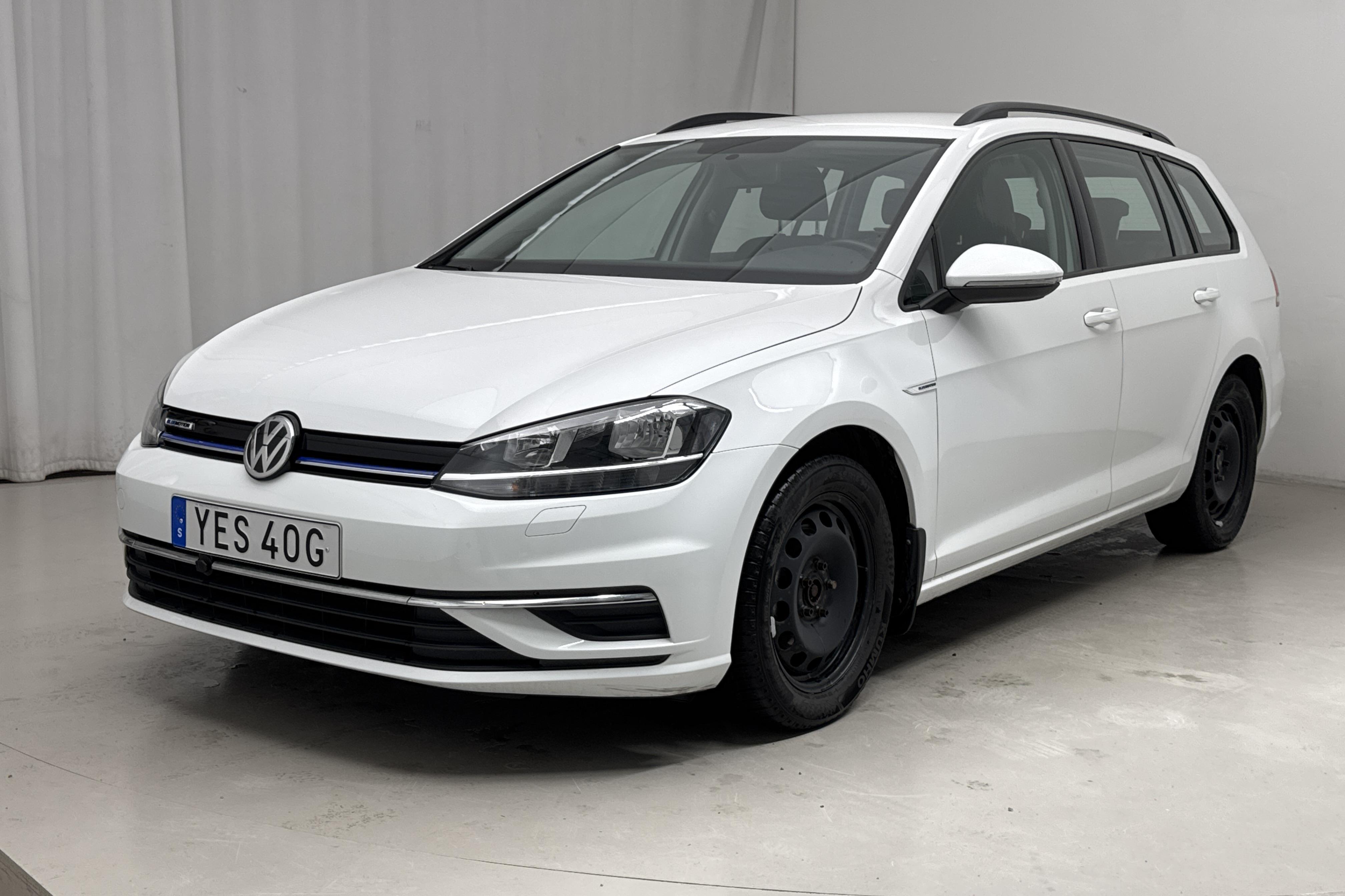 VW Golf VII 1.5 TGI Sportscombi (130hk) - 4 118 mil - Automat - vit - 2020