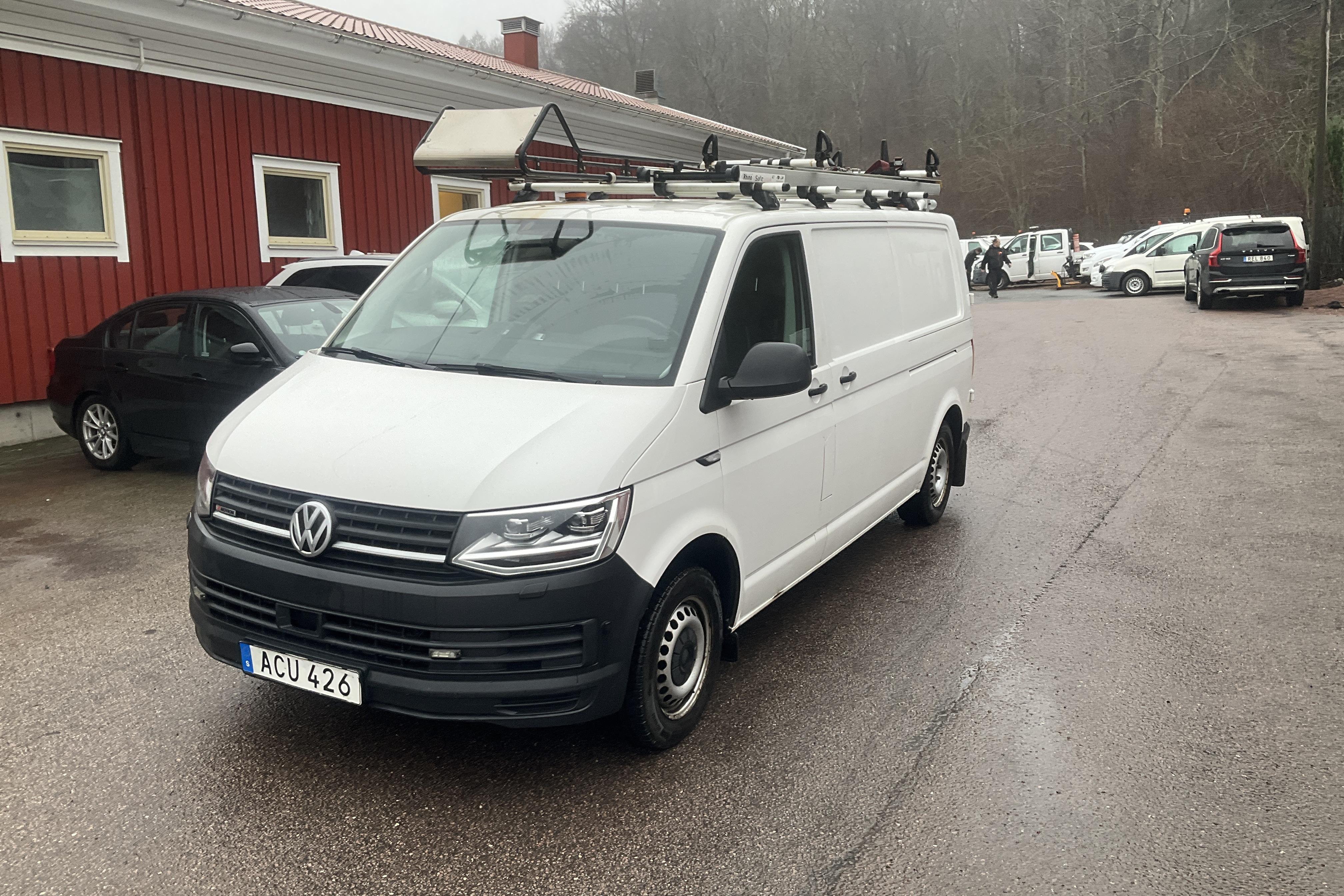 VW Transporter T6 2.0 TDI BMT Skåp 4MOTION (150hk) - 10 880 mil - Automat - vit - 2018