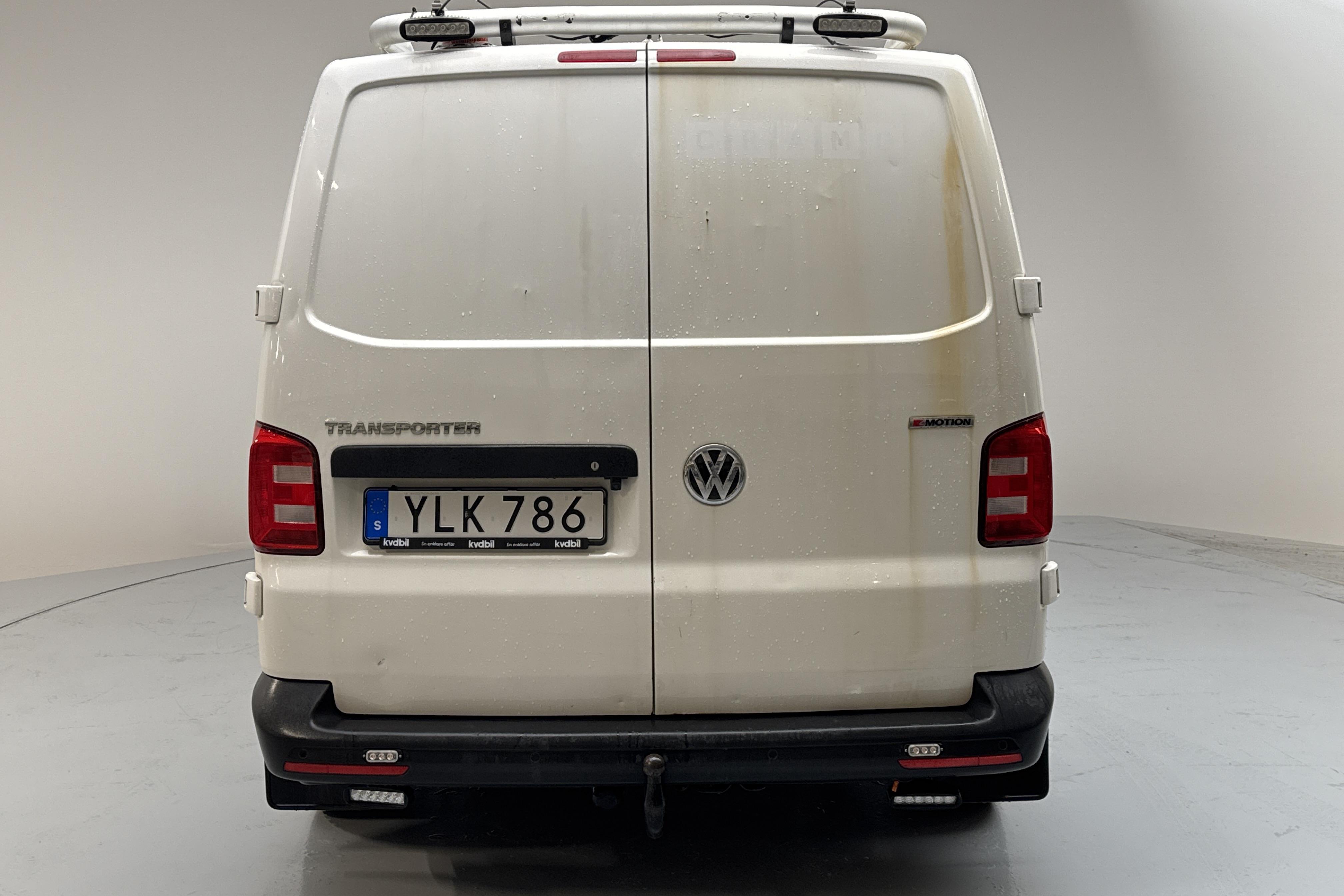 VW Transporter T6 2.0 TDI BMT Skåp 4MOTION (150hk) - 14 421 mil - Automat - vit - 2018