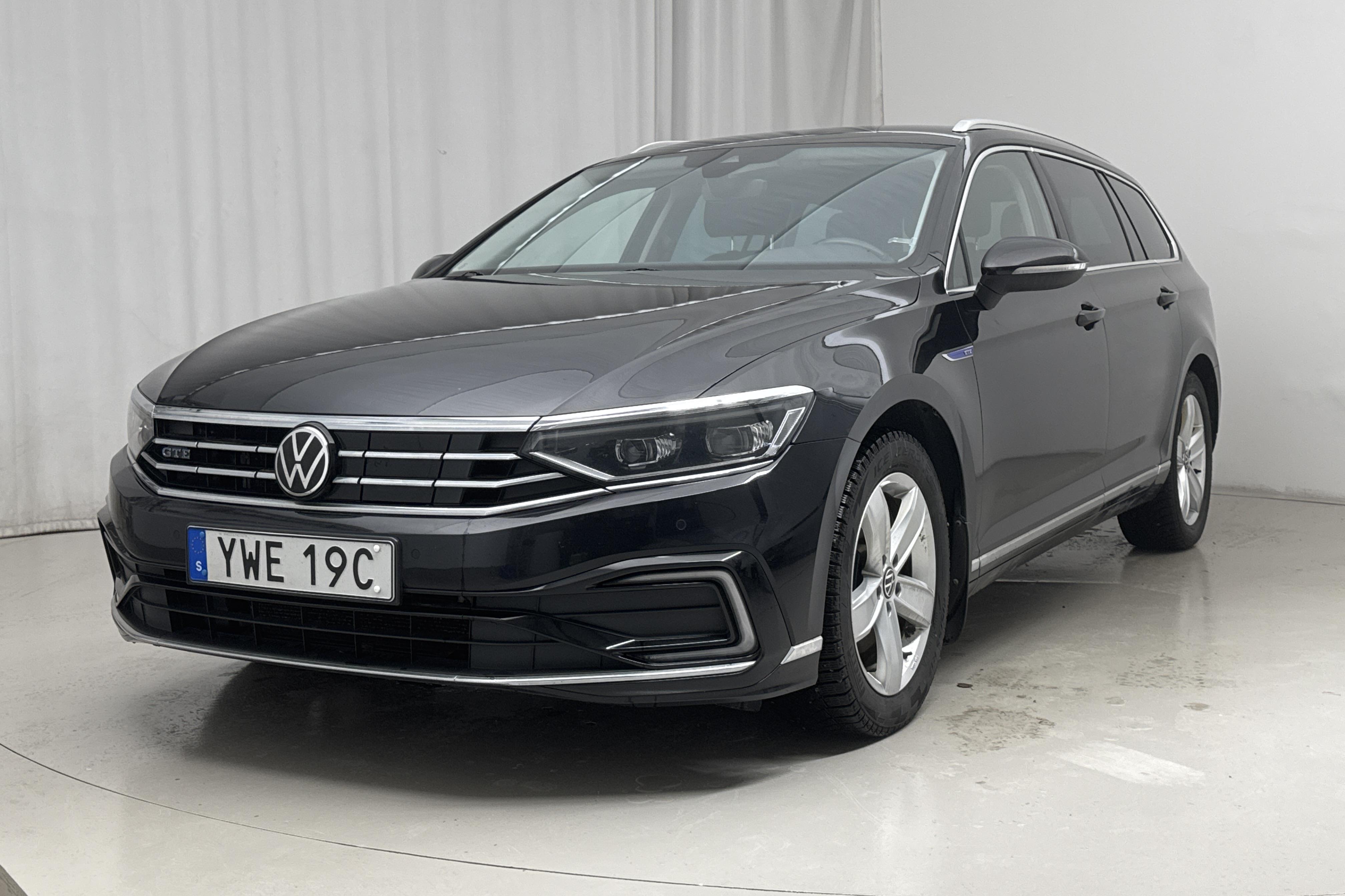 VW Passat 1.4 GTE Sportscombi (218hk) - 10 624 mil - Automat - svart - 2022