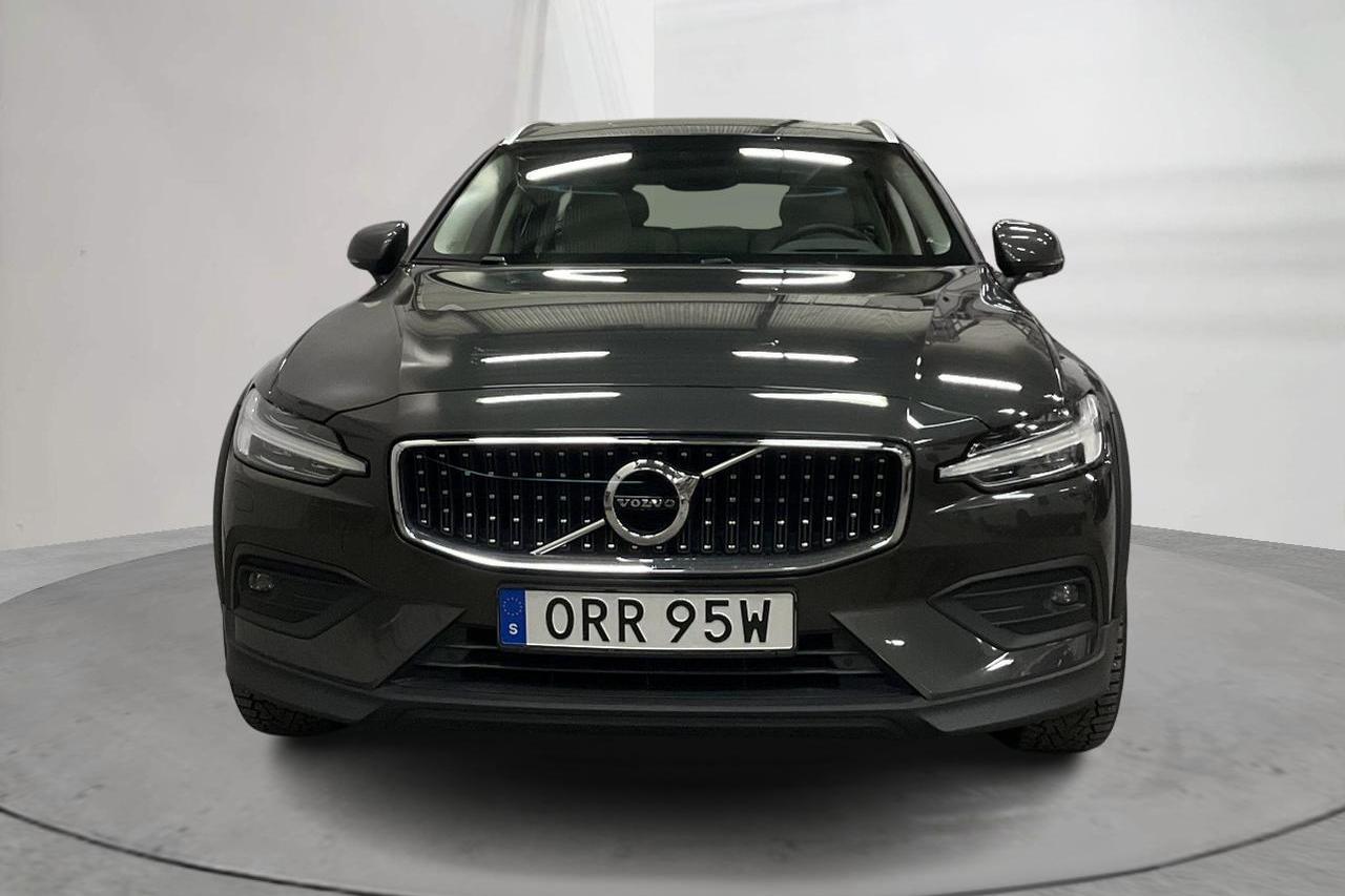 Volvo V60 B4 Cross Country AWD Mildhybrid, Diesel (197hk) - 82 060 km - Automaattinen - Dark Grey - 2022