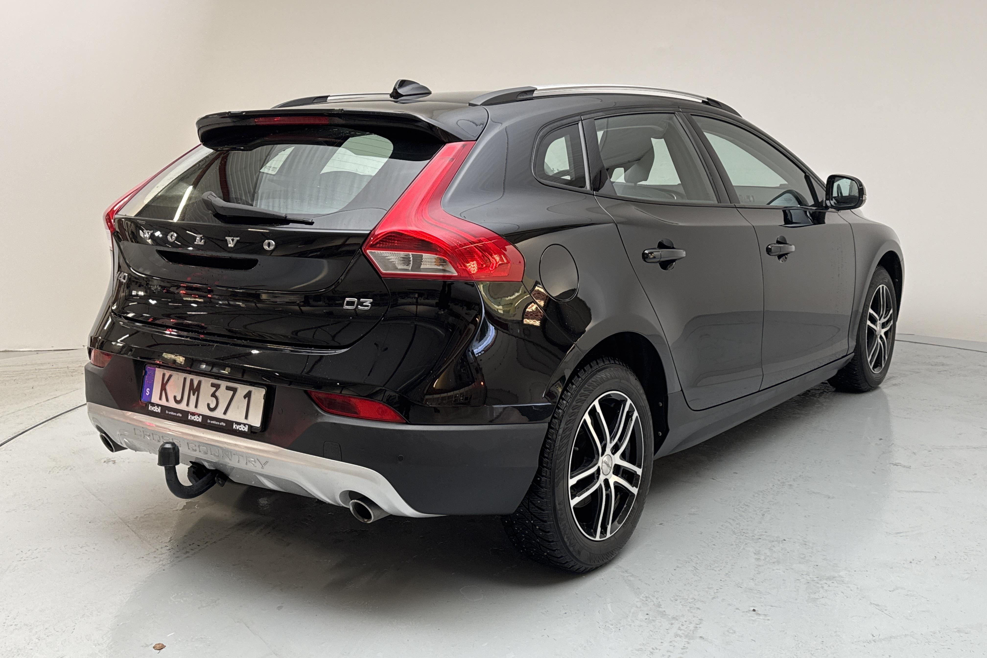 Volvo V40 Cross Country D3 (150hk) - 187 670 km - Automaattinen - musta - 2016