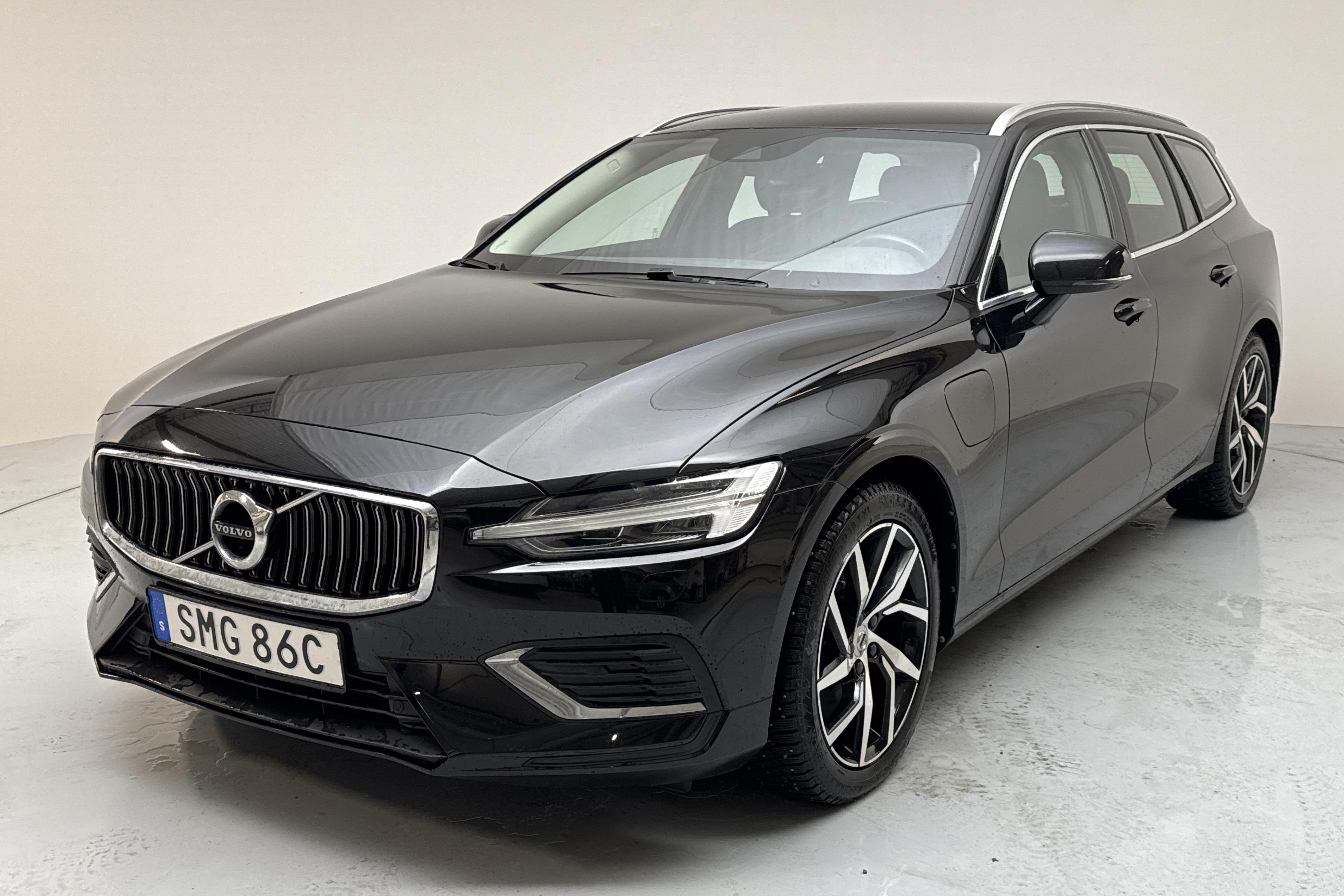 Volvo V60 T6 AWD Recharge (340hk) - 4 181 mil - Automat - svart - 2021