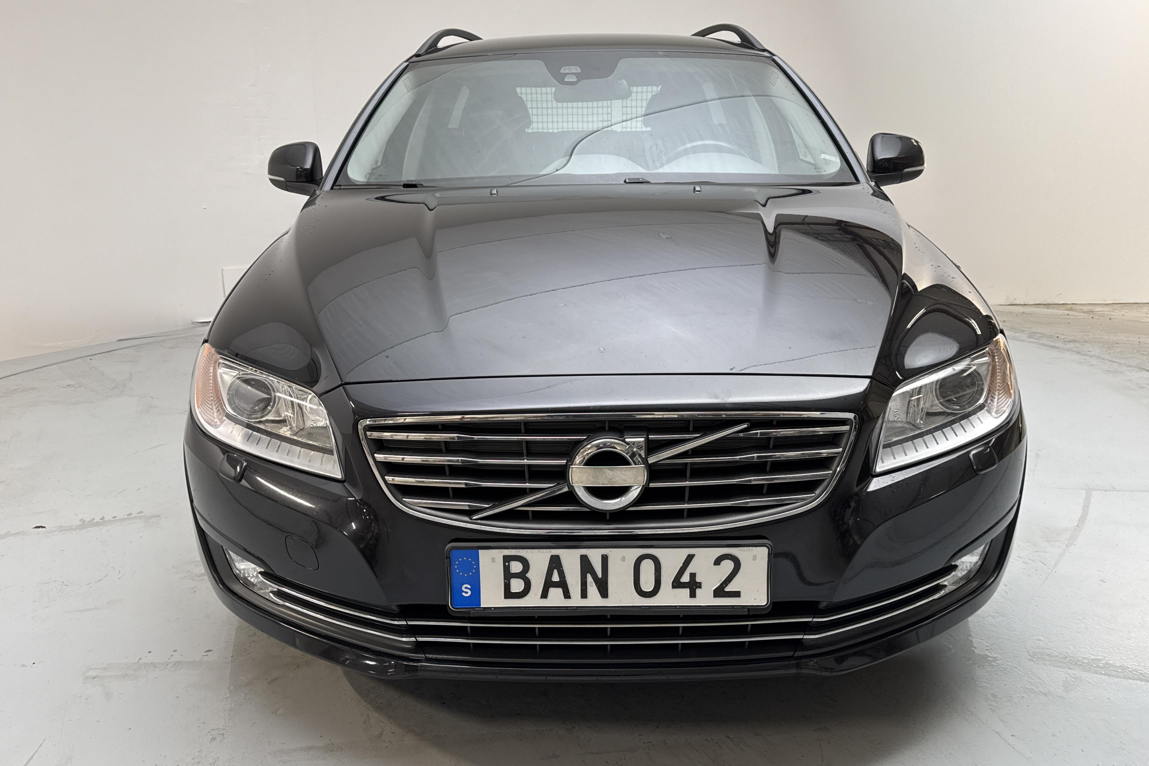 Volvo V70 II D3 (136hk) - 17 636 mil - Manuell - svart - 2014