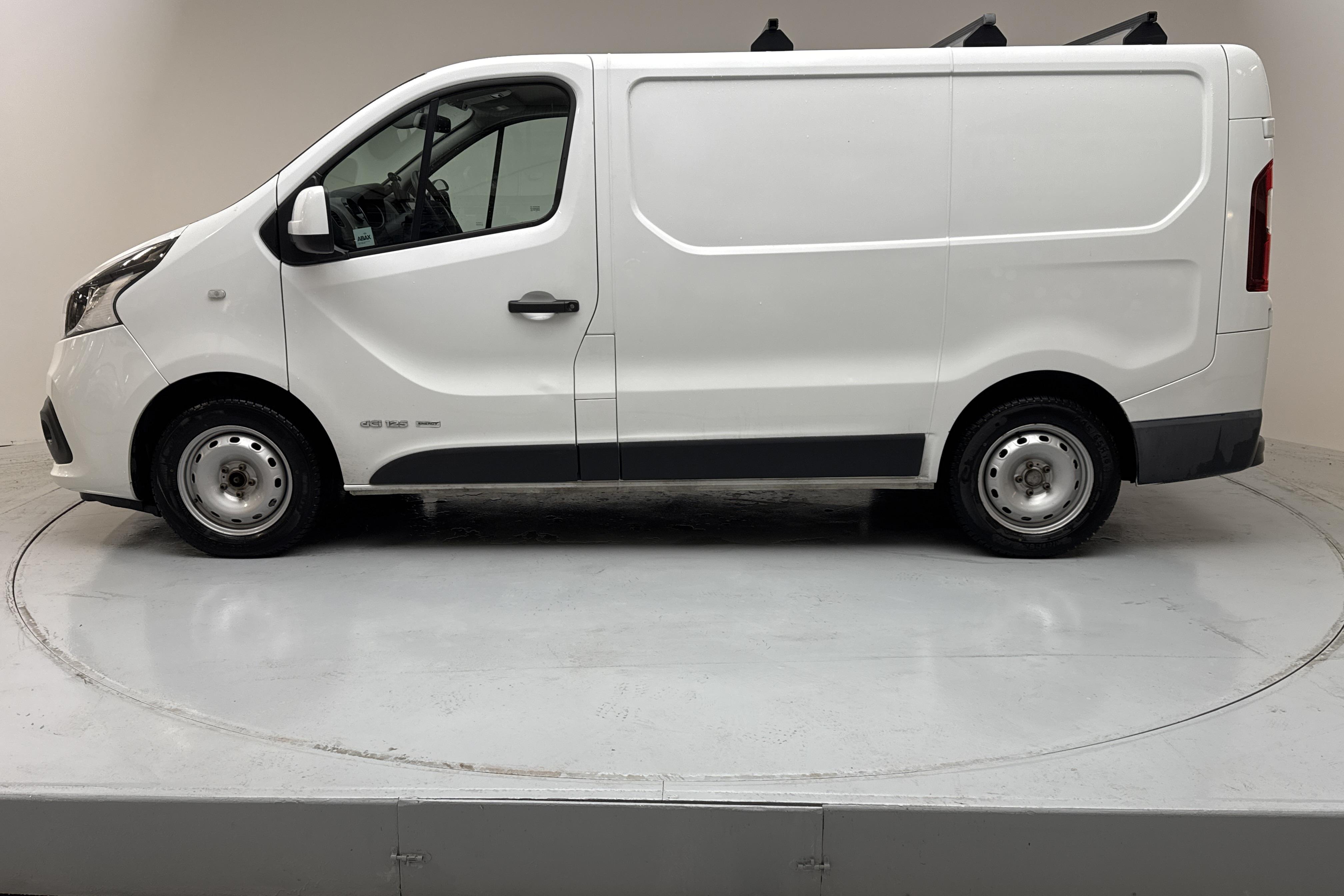 Renault Trafic 1.6 dCi Skåp (125hk) - 112 420 km - Manual - white - 2017