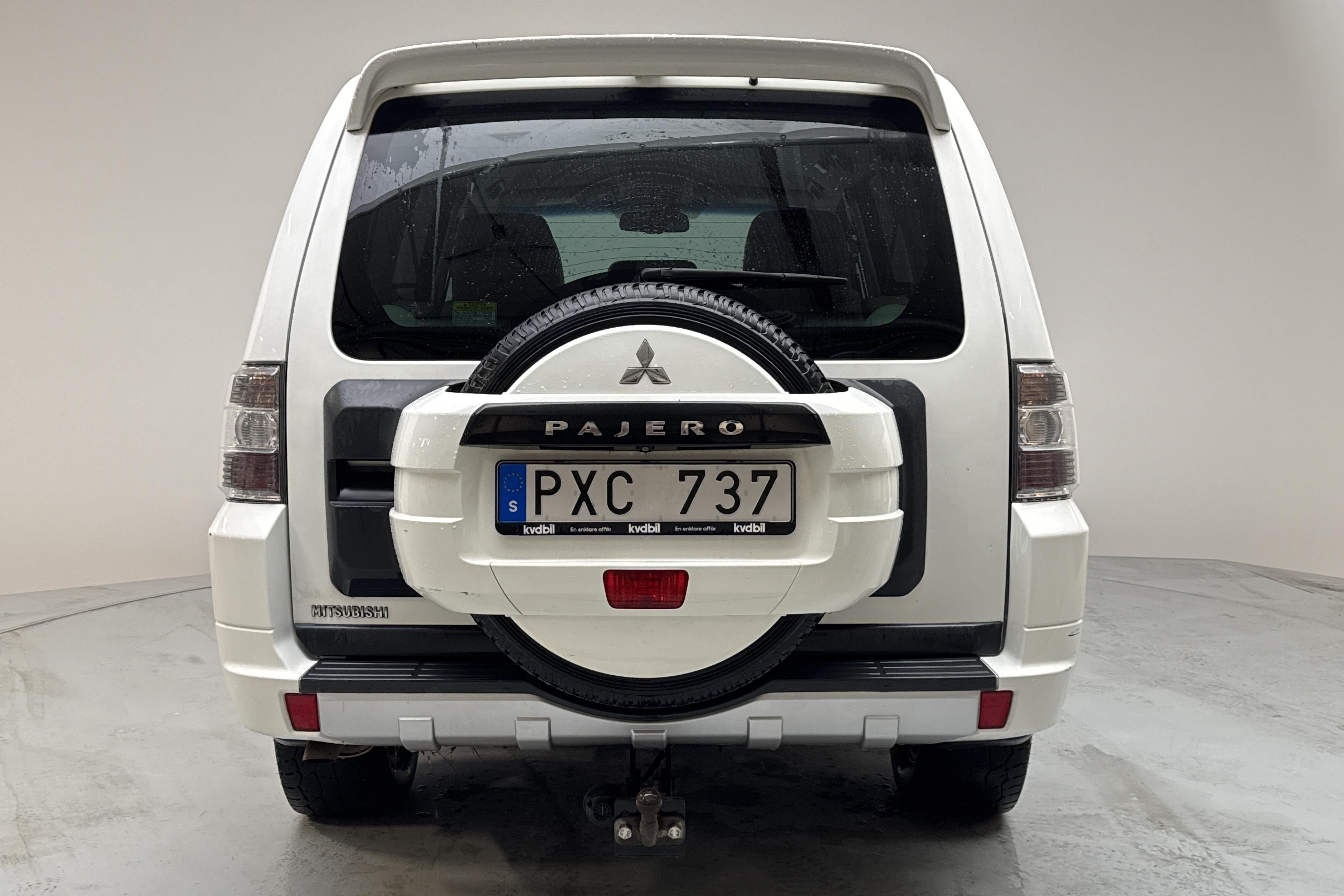 Mitsubishi Pajero Wagon 3.2 DI-D (200hk) - 14 854 mil - Automat - vit - 2013