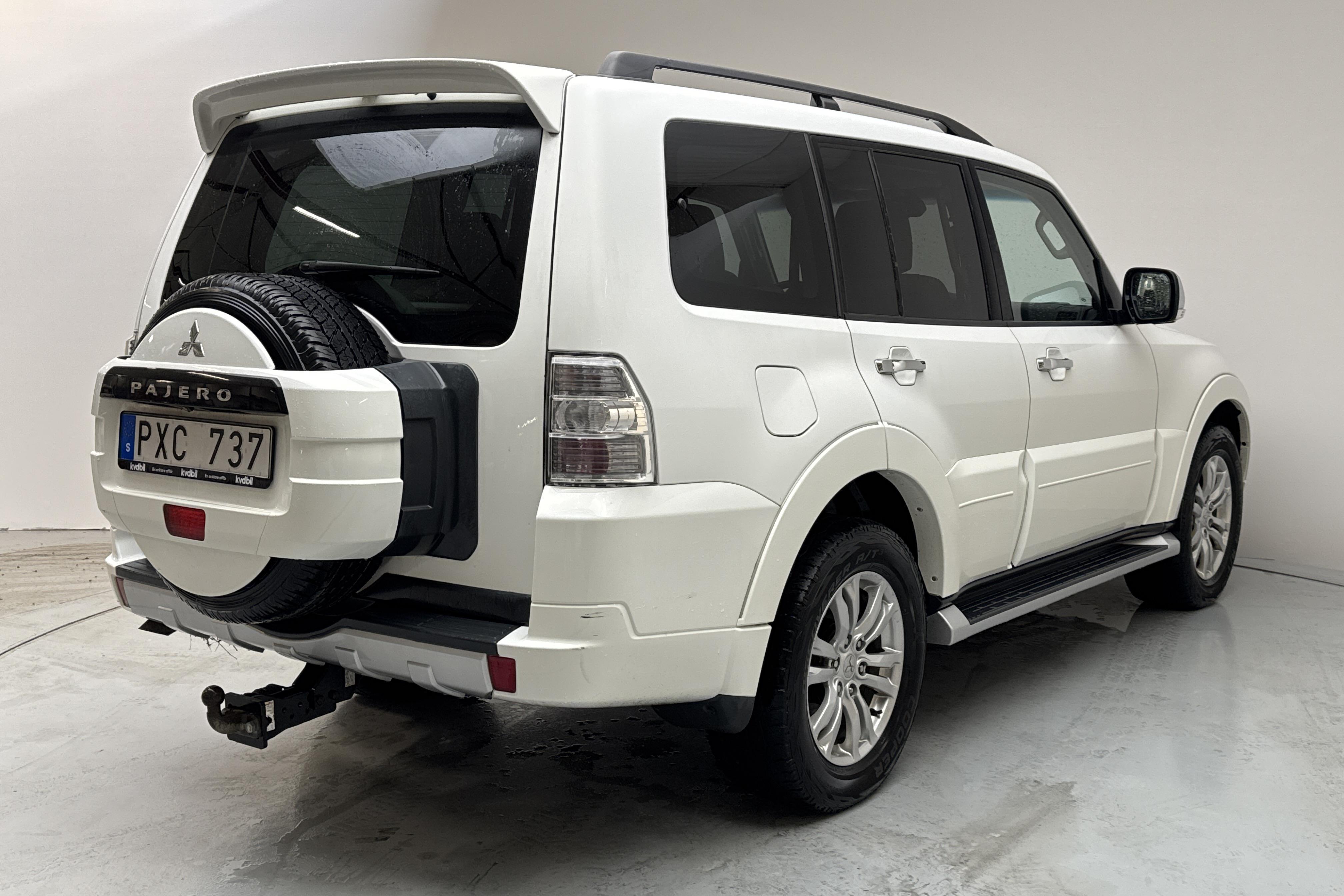 Mitsubishi Pajero Wagon 3.2 DI-D (200hk) - 14 854 mil - Automat - vit - 2013