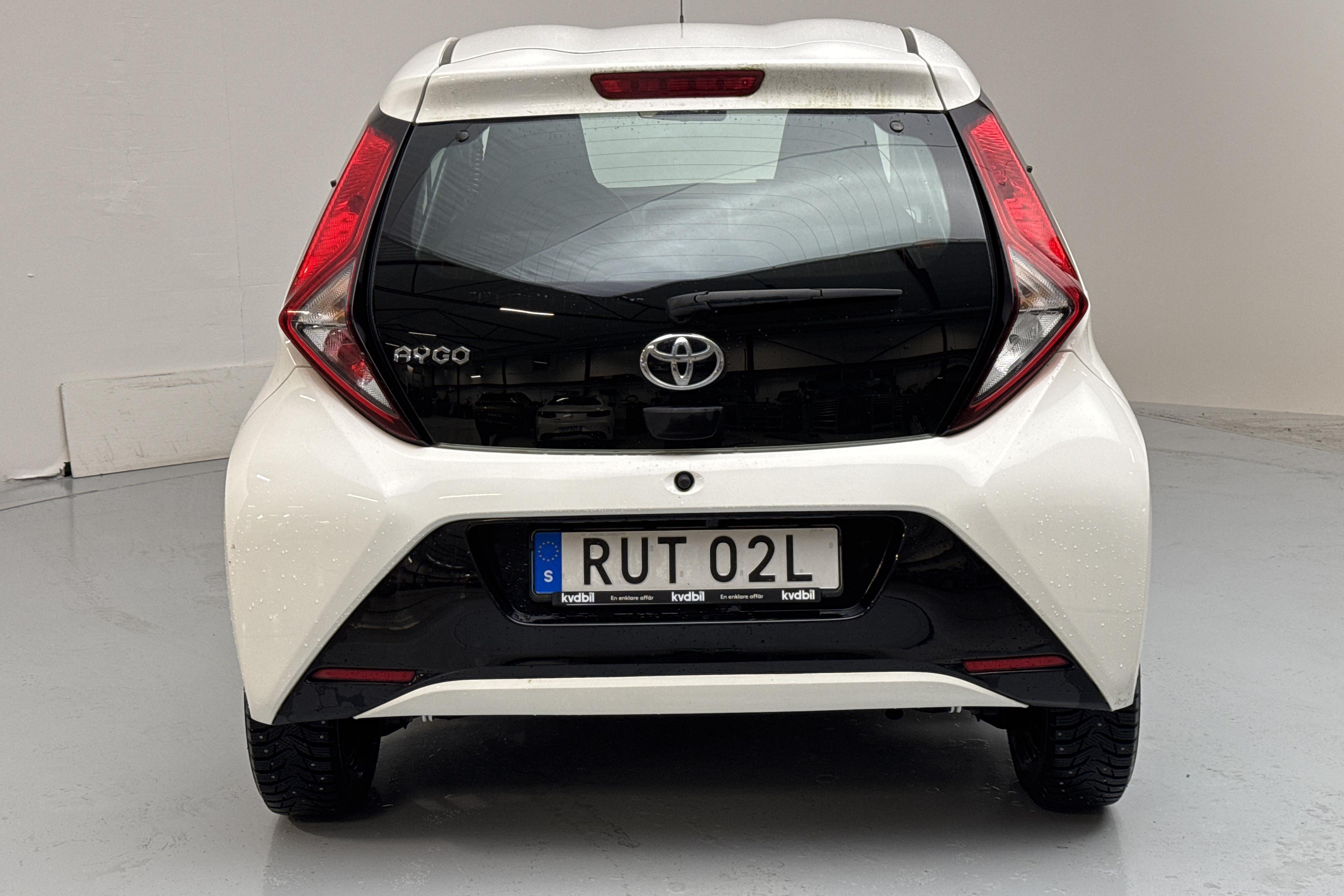 Toyota Aygo 1.0 5dr (72hk) - 1 514 mil - Manuell - vit - 2021