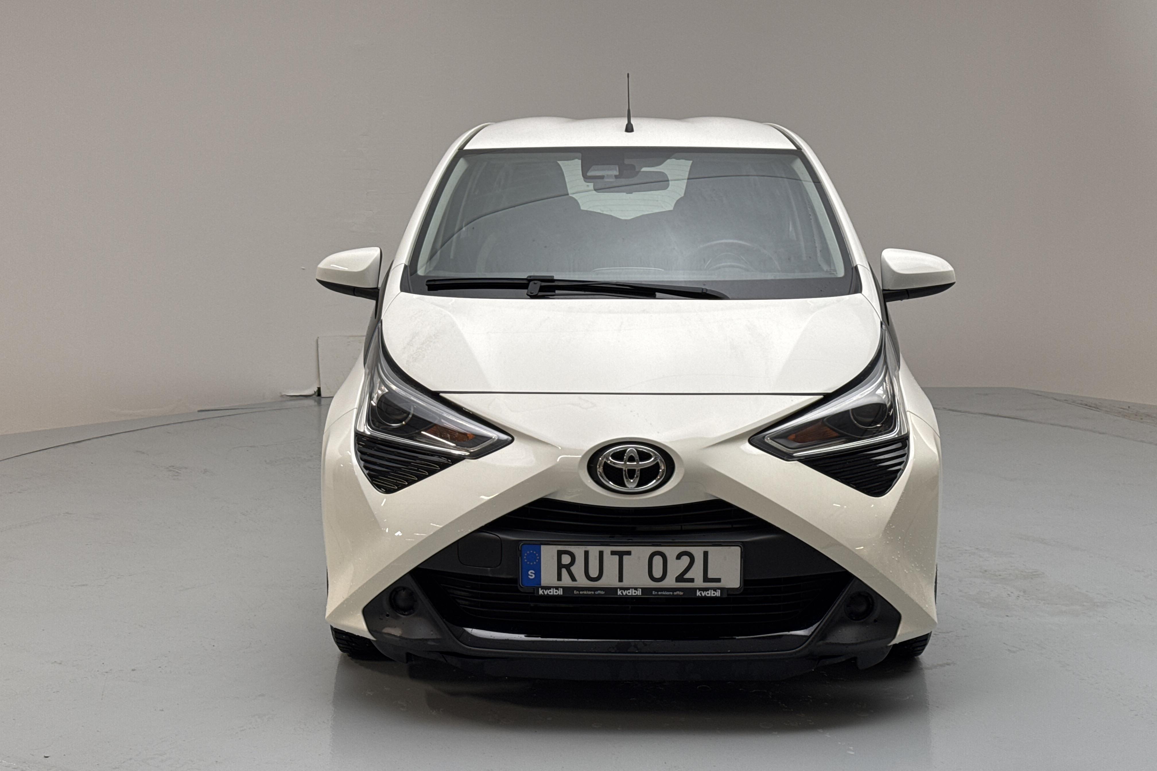 Toyota Aygo 1.0 5dr (72hk) - 1 514 mil - Manuell - vit - 2021