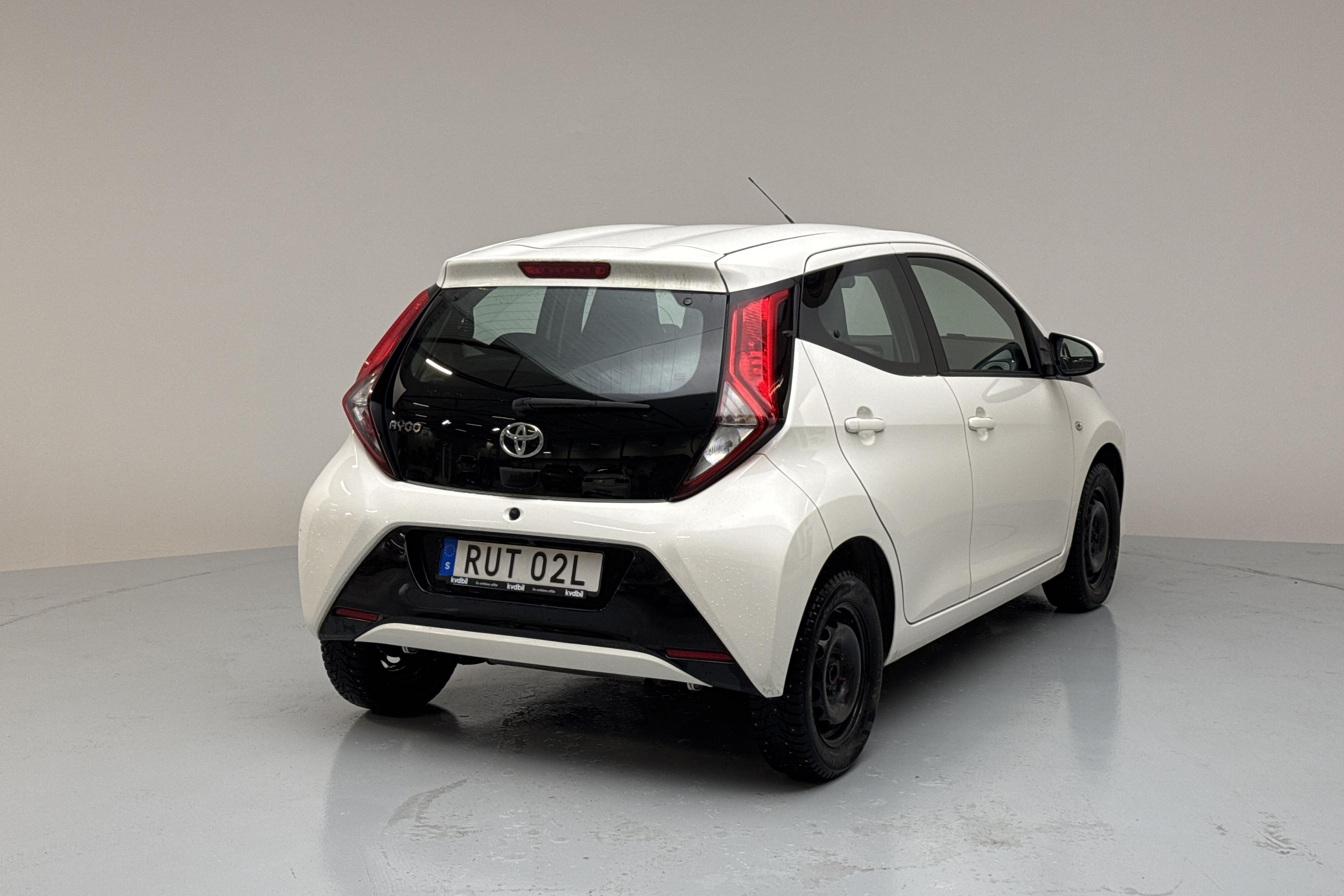 Toyota Aygo 1.0 5dr (72hk) - 1 514 mil - Manuell - vit - 2021